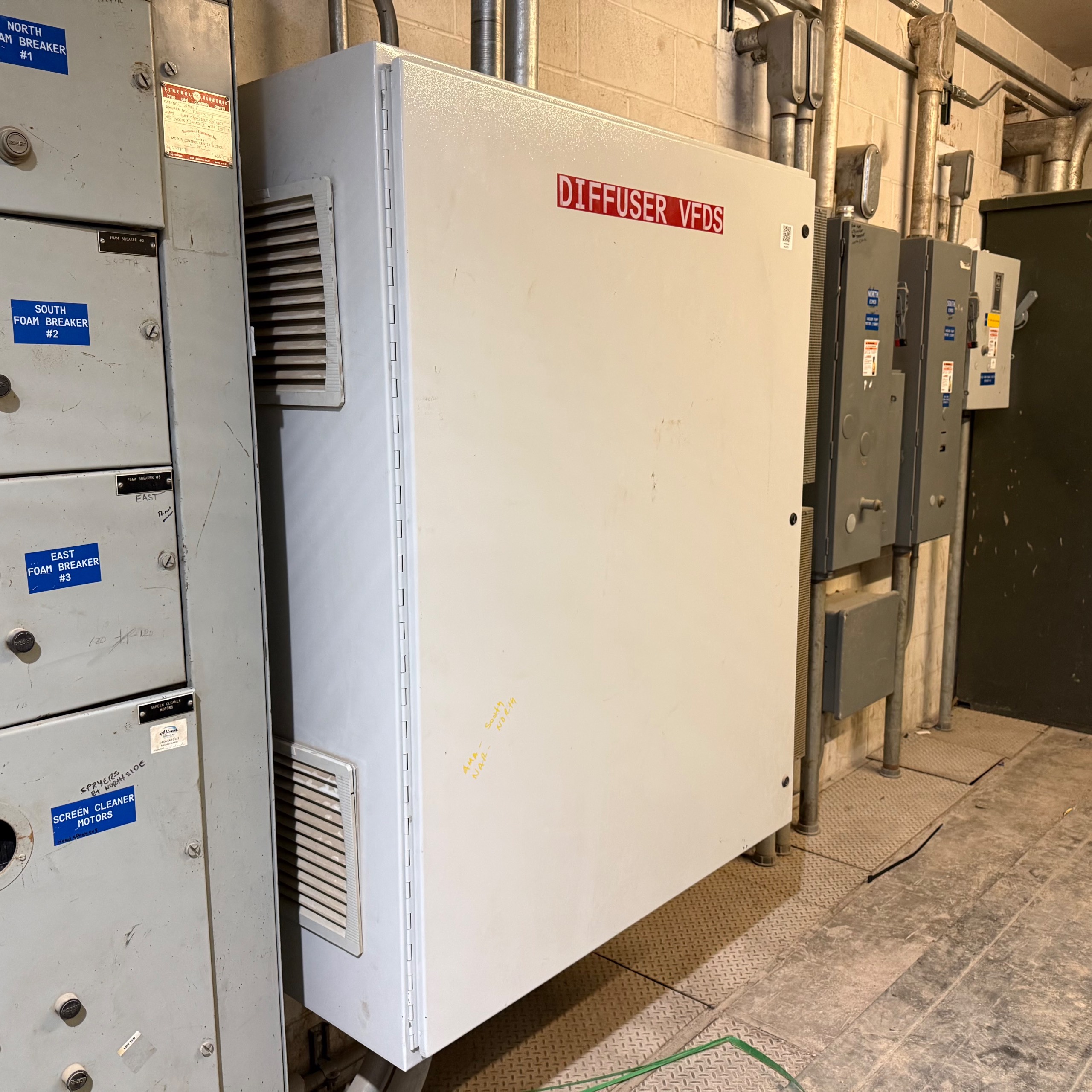 QTY 2: SEW-EURODRIVE MDX60A1100-503-4-00 DIFFUSER VFDS - undefined