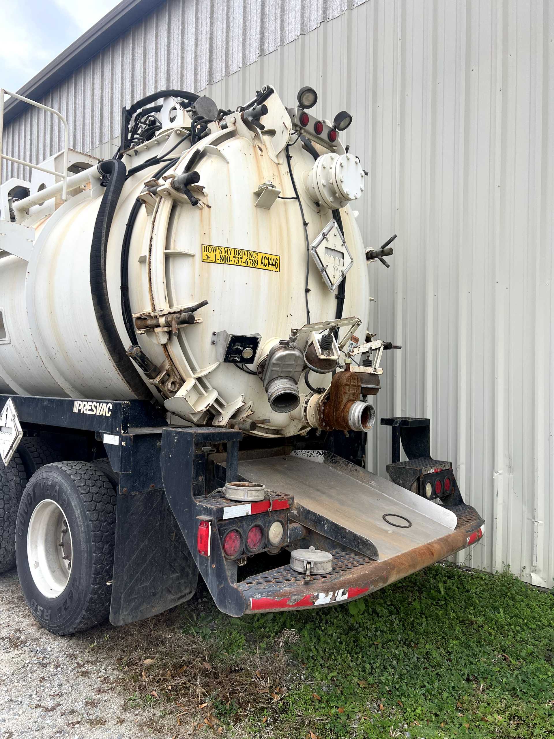 2013 PRESVAC DOT 412 INDUSTRIAL VACUUM TRUCK - MACK - undefined