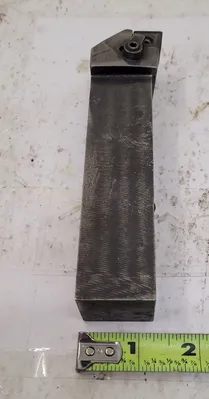 KENNAMETAL DCLNL-205D TOOLHOLDER, 1.25 IN SHANK, 6 IN LENGTH, CN..543 GAGE INSERT - undefined