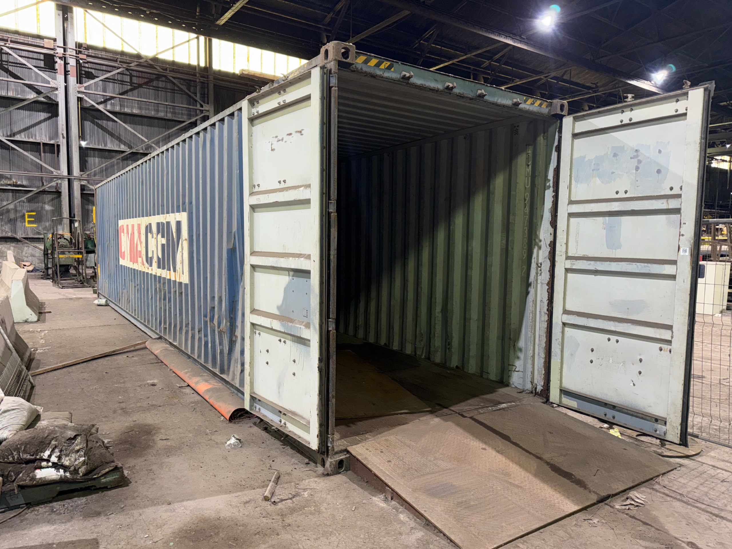 SHIPPING CONTAINER, 2,700 CU FT, 9'6'' HT, 30,480 KG MAX GROSS - undefined