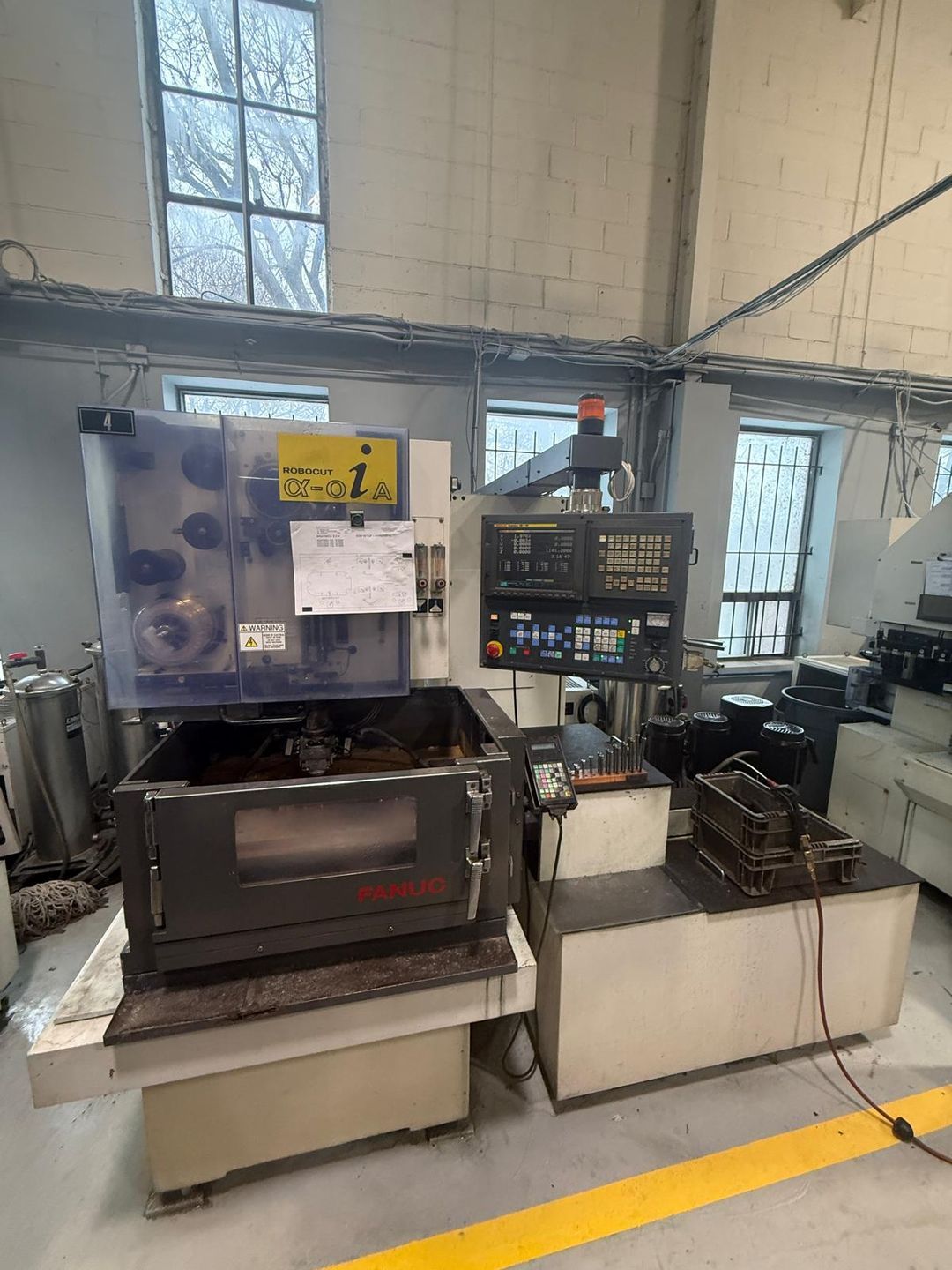 2000 FANUC ROBOCUT ALPHA-0IA CNC WIRE-CUT EDM, 320X220X180MM TRAVEL, 500KG MAX LOAD - undefined