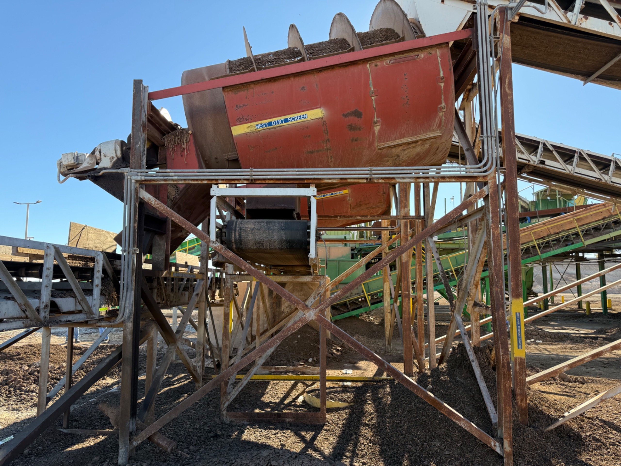 ROTATING SOIL SCREEN - undefined