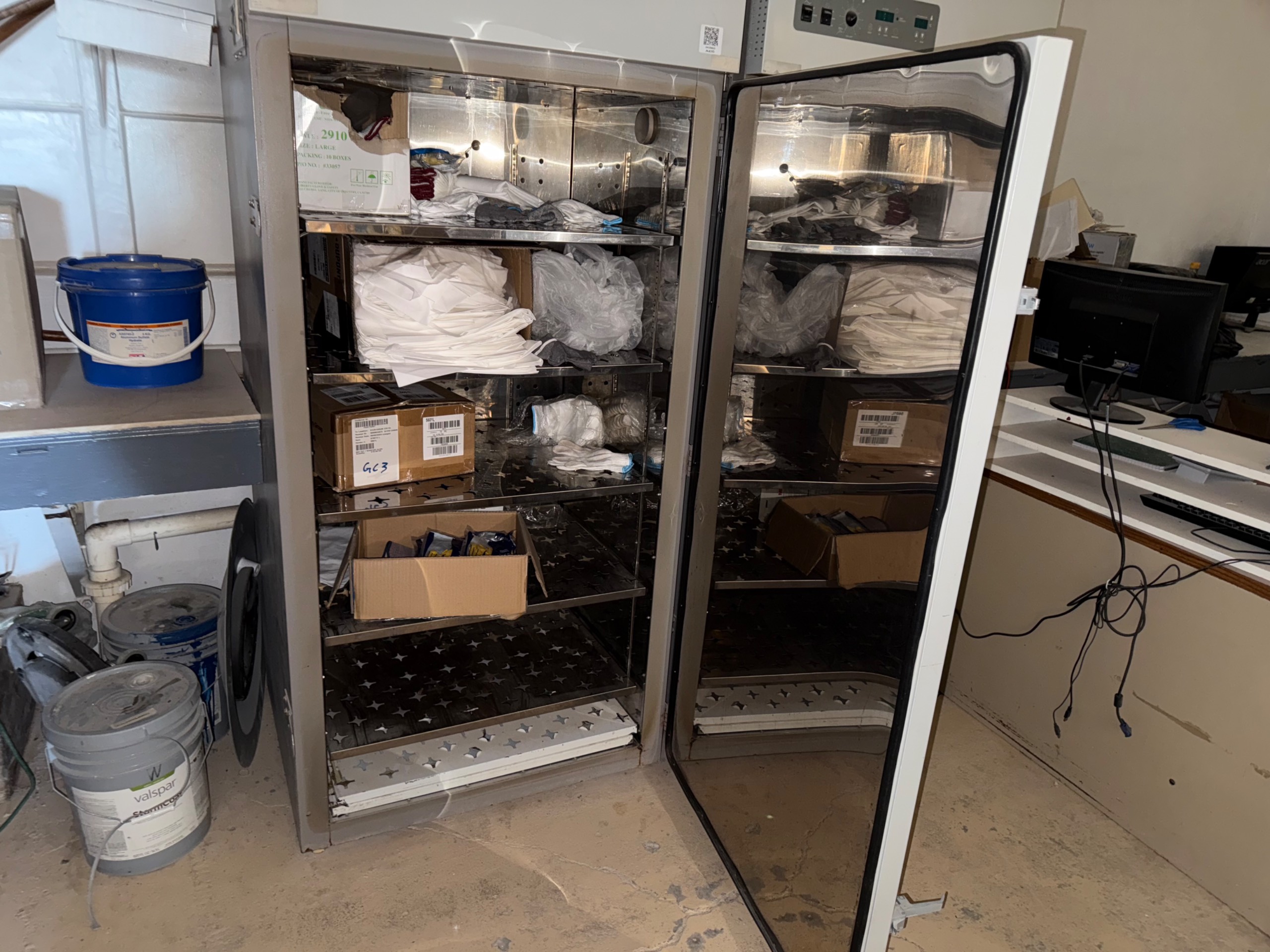 VWR SCIENTIFIC PRODUCTS 1390 FM FORCED AIR OVEN - undefined