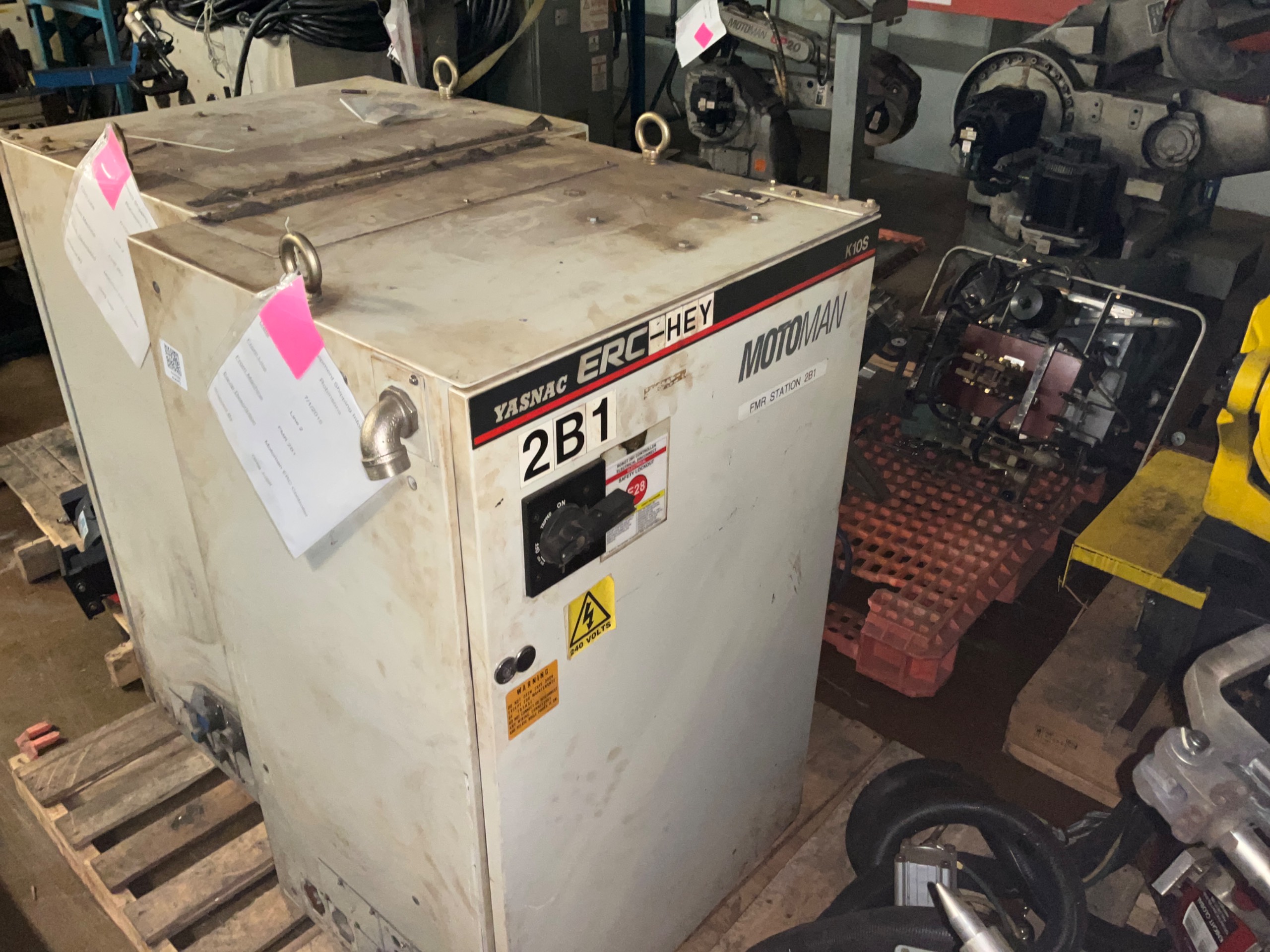 1992 YASKAWA YASNAC ERC K10S ROBOT CONTROLLER - undefined