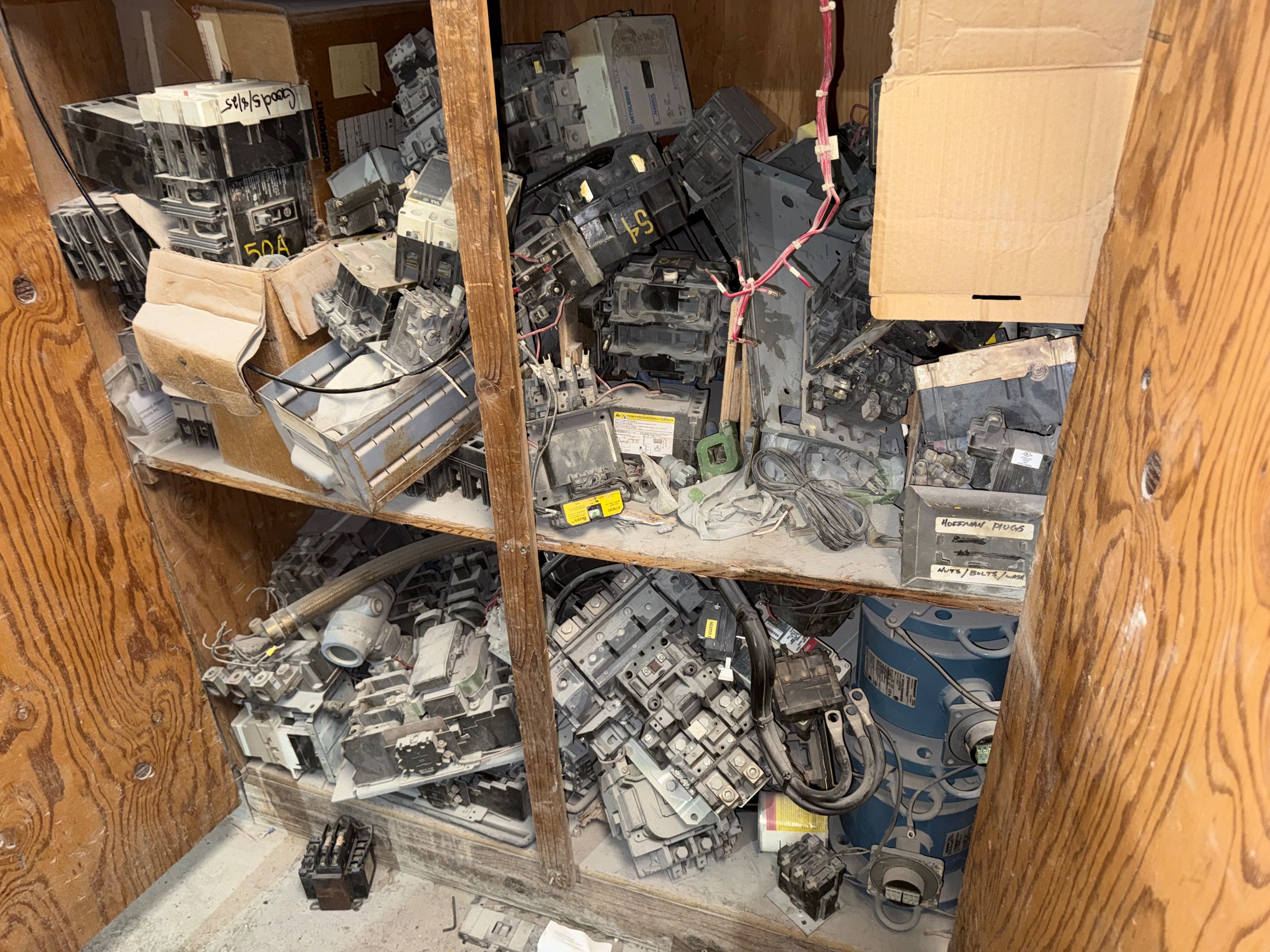 BULK CONTENTS OF INSTRUMENT ROOM - undefined