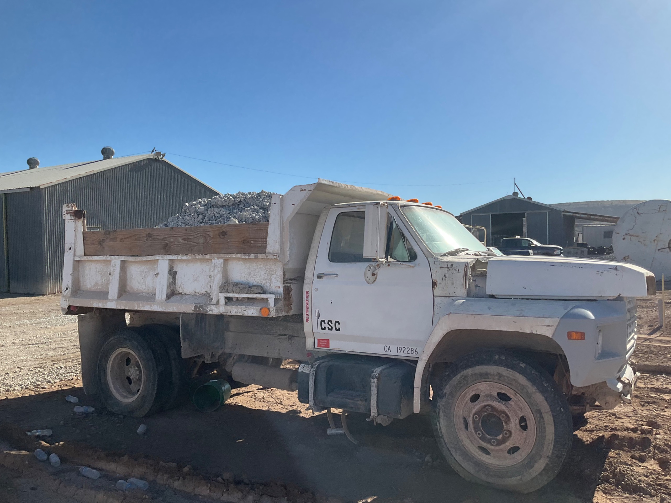 1982 FORD F600 DUMP TRUCK - undefined