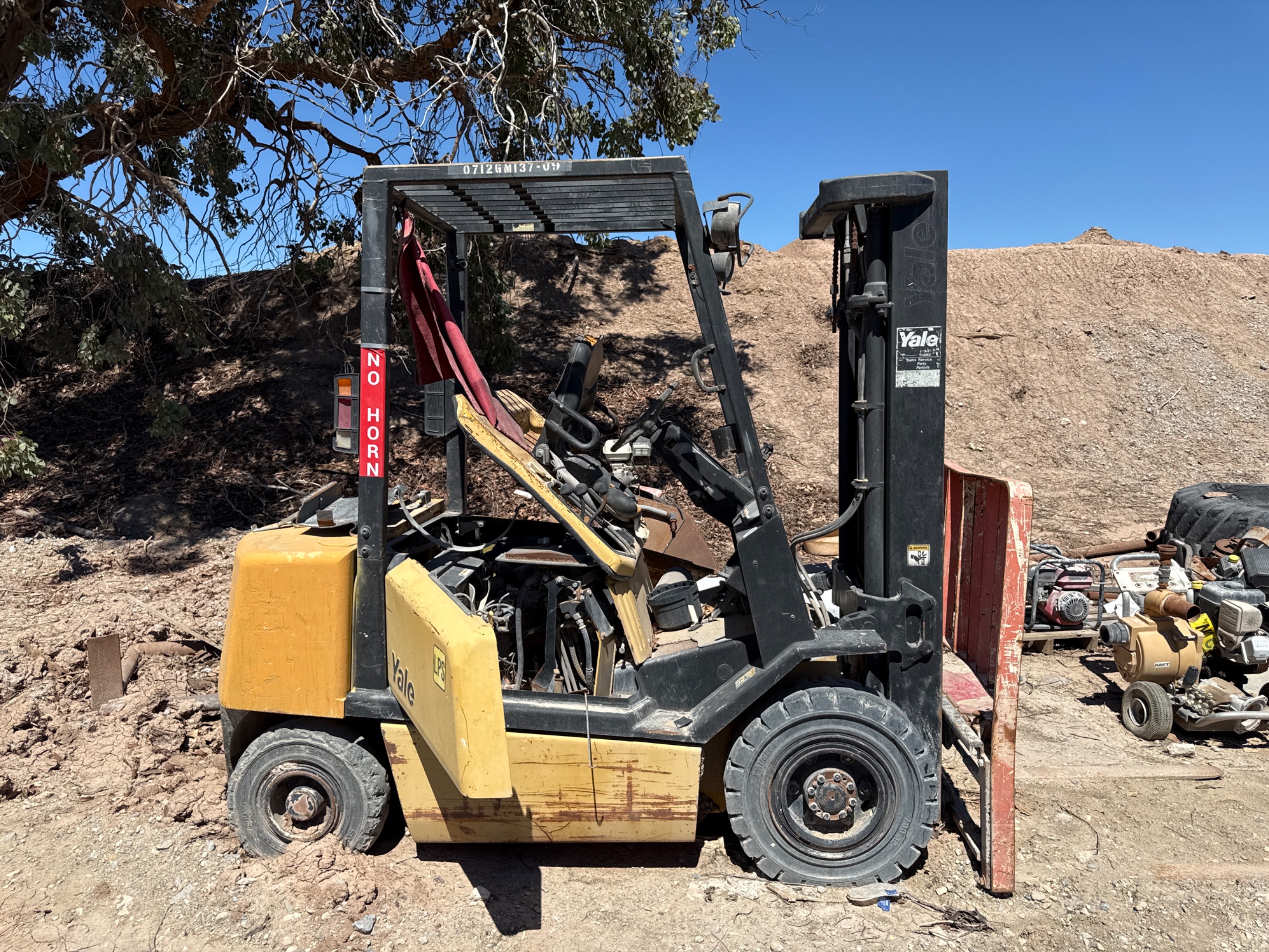 YALE SIT-DOWN FORKLIFT - undefined