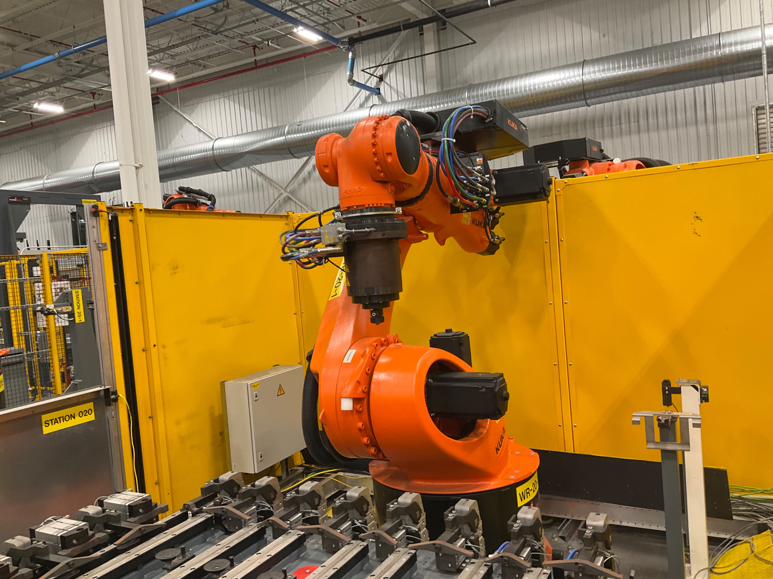 2021 KUKA KR 500 R2830 ROBOT & CONTROLLER ASSEMBLY - undefined