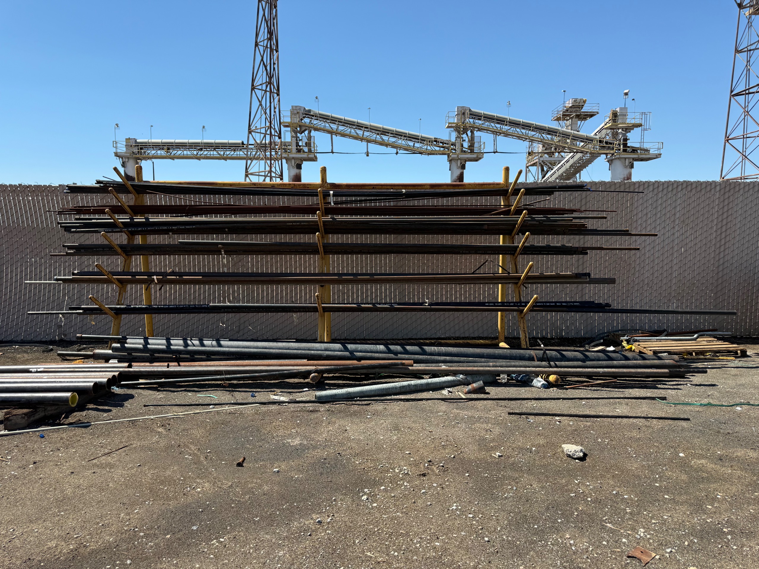 BULK QTY OF STEEL PIPES - undefined