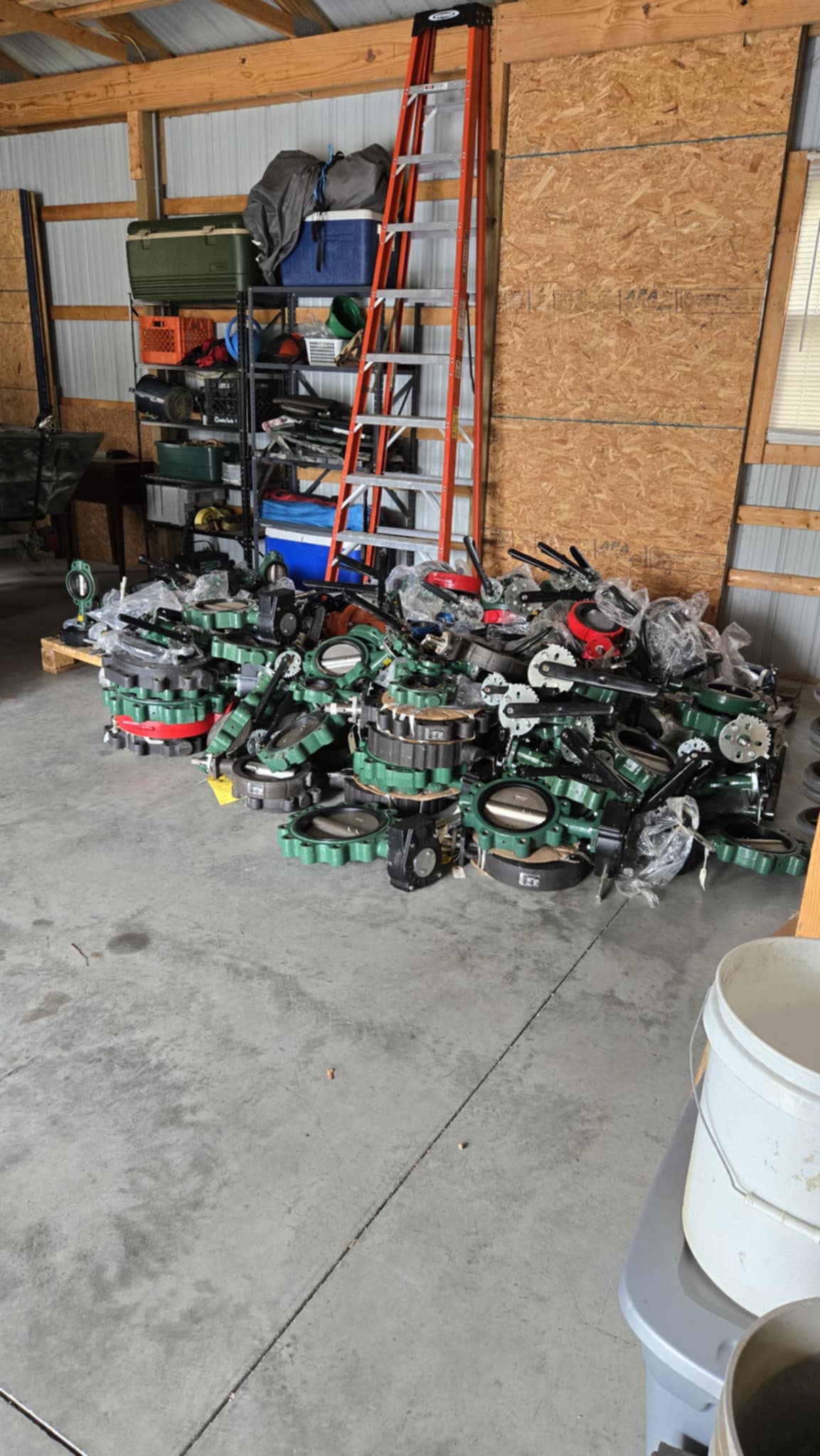 BULK LOT OF 100+ NEW SURPLUS BUTTERFLY SPRINKLER VALVES - undefined