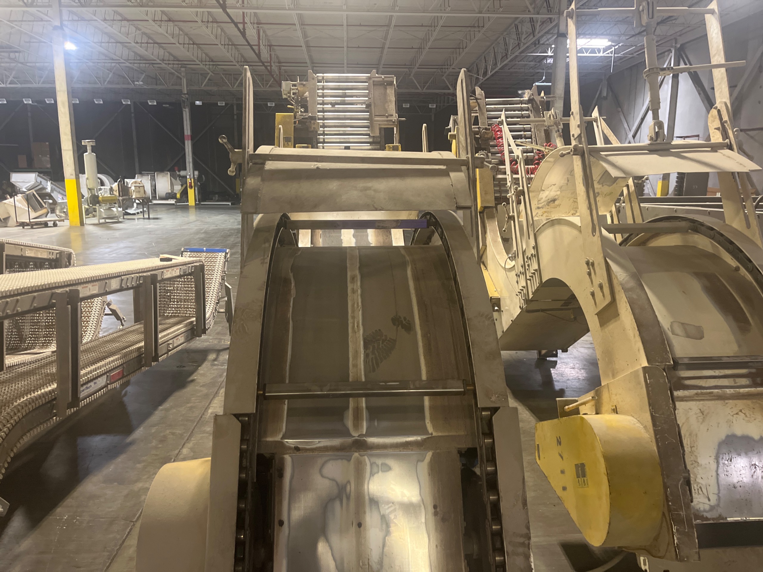 ROE CASE LIFT ELEVATOR - undefined