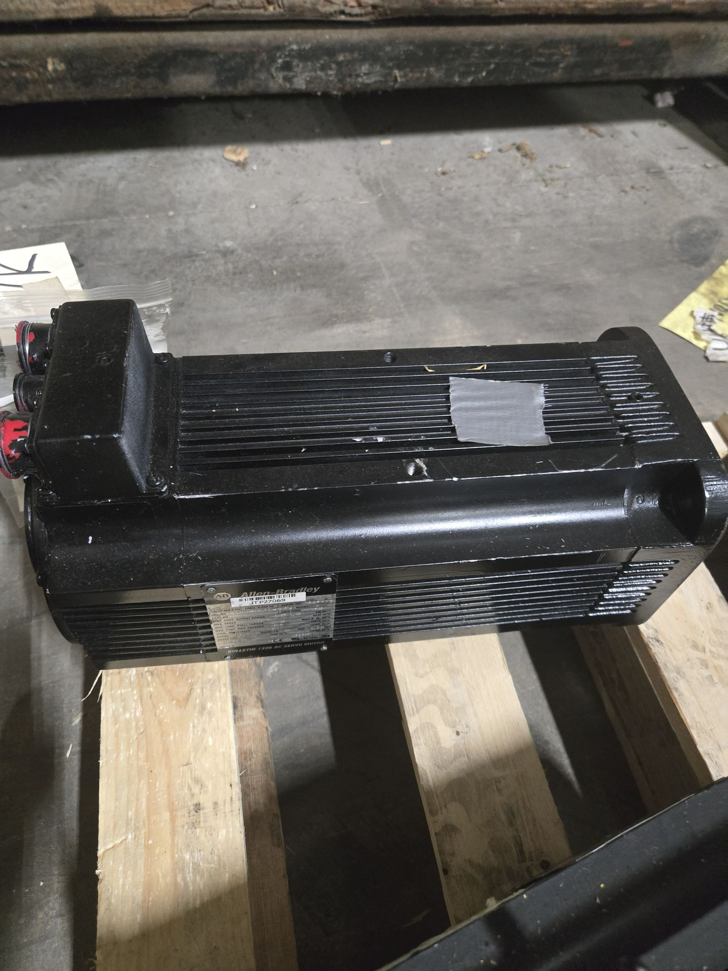 ALLEN-BRADLEY 1326AB-B515G-M215L BULLETIN 1326 AC SERVO MOTOR - undefined