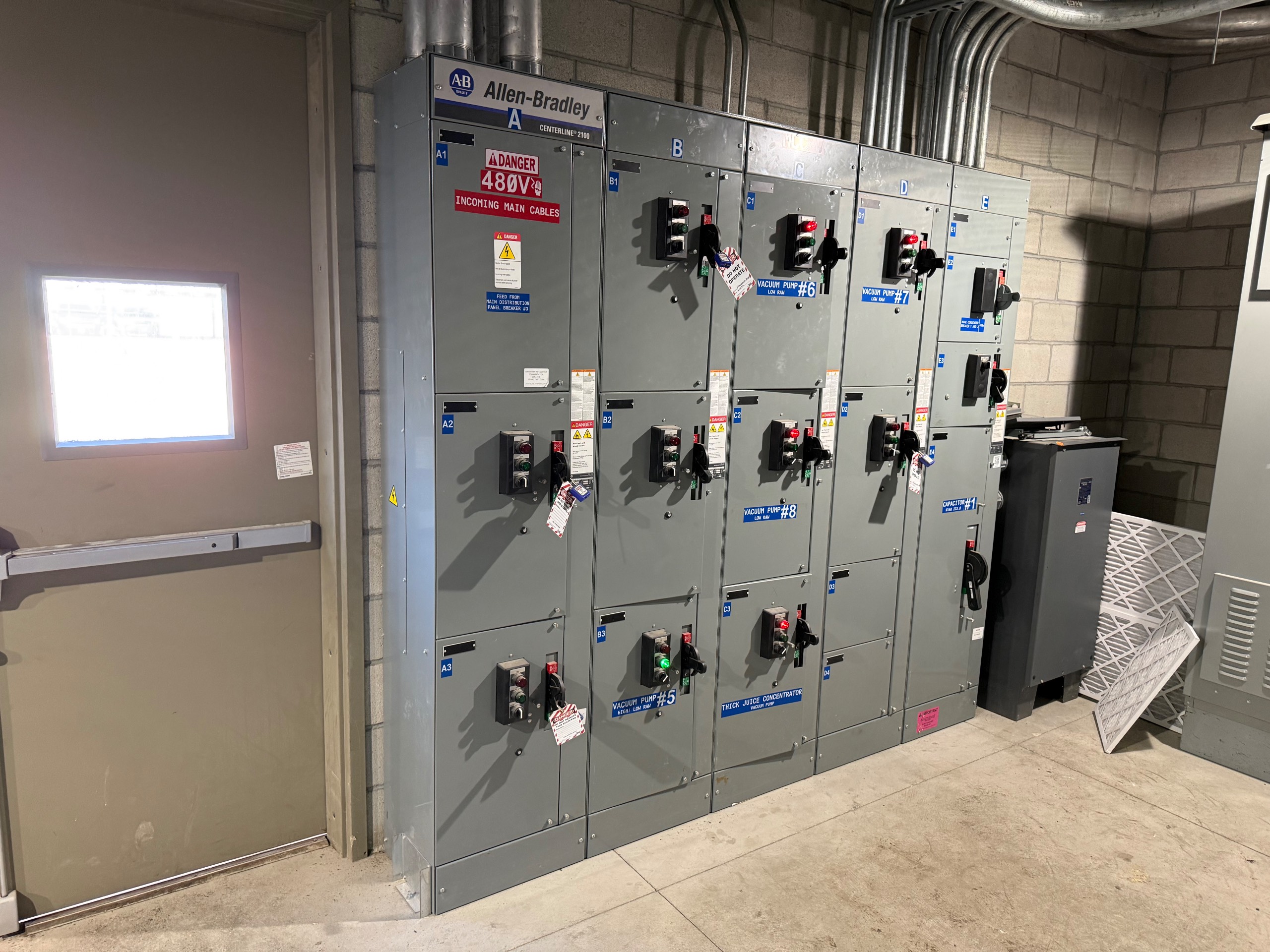 ALLEN BRADLEY CENTERLINE 2100 MOTOR CONTROL CENTER, 5 SECTIONS - undefined