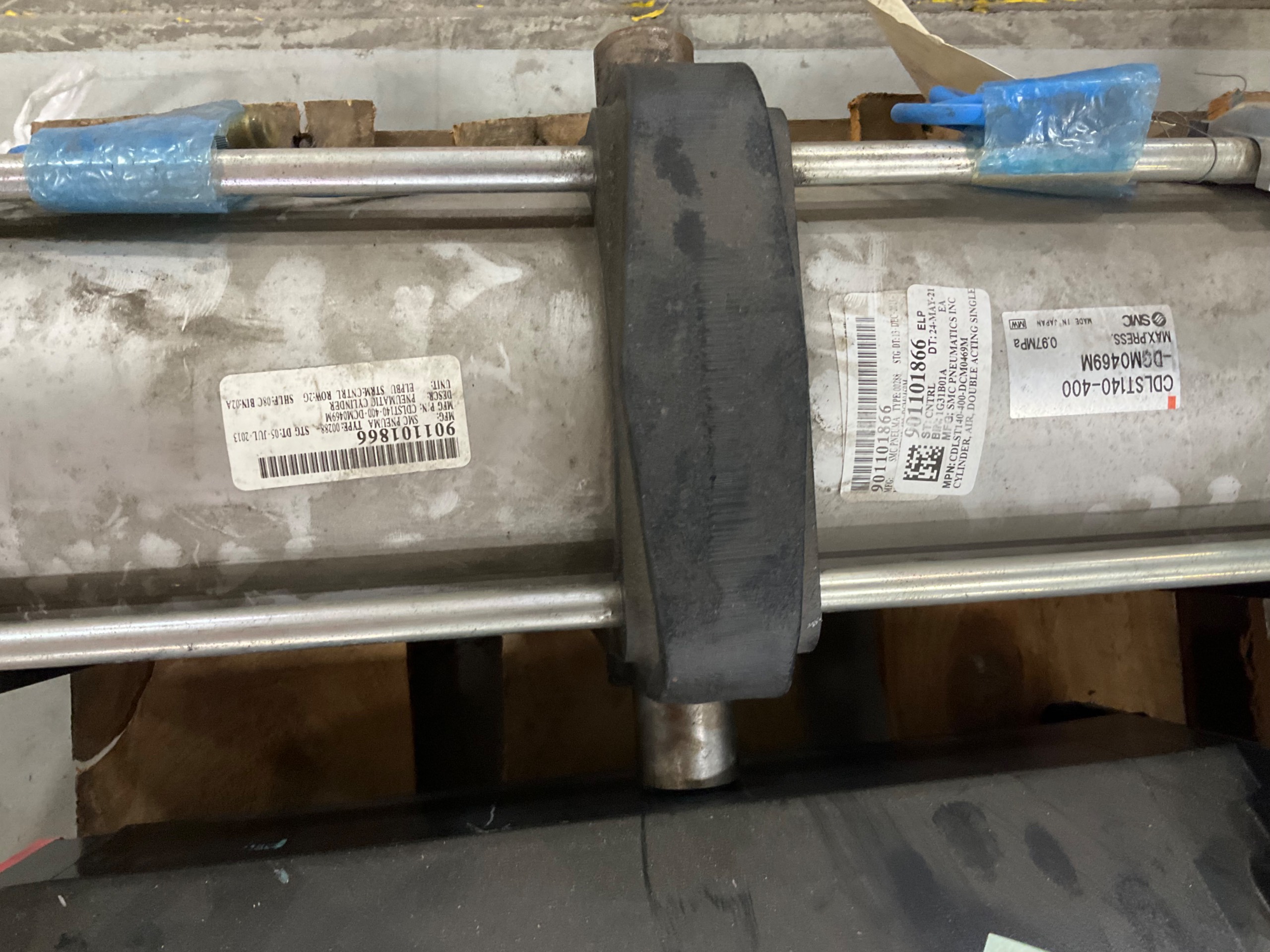 BULK LIST OF HYDRAULIC & PNEUMATIC CYLINDERS - undefined