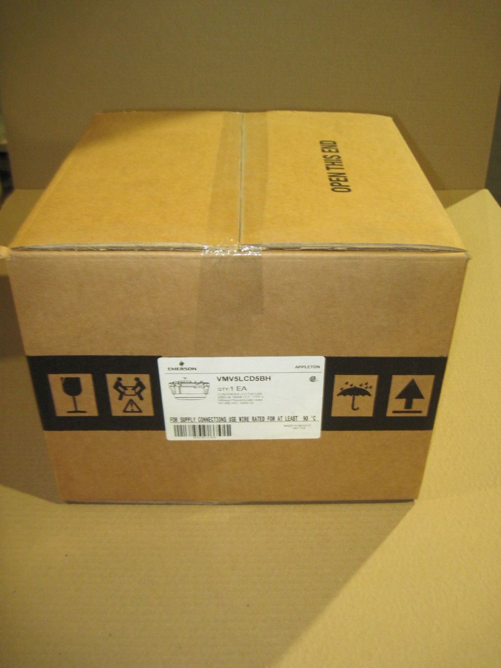 2018 APPLETON VMV5LCD5BH LED FIXTURE - undefined