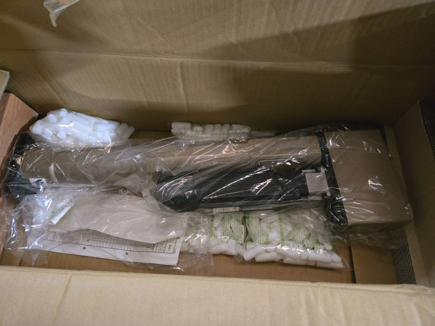 BULK LOT OF SERVO MOTOR AND COAXIAL VALVE - undefined