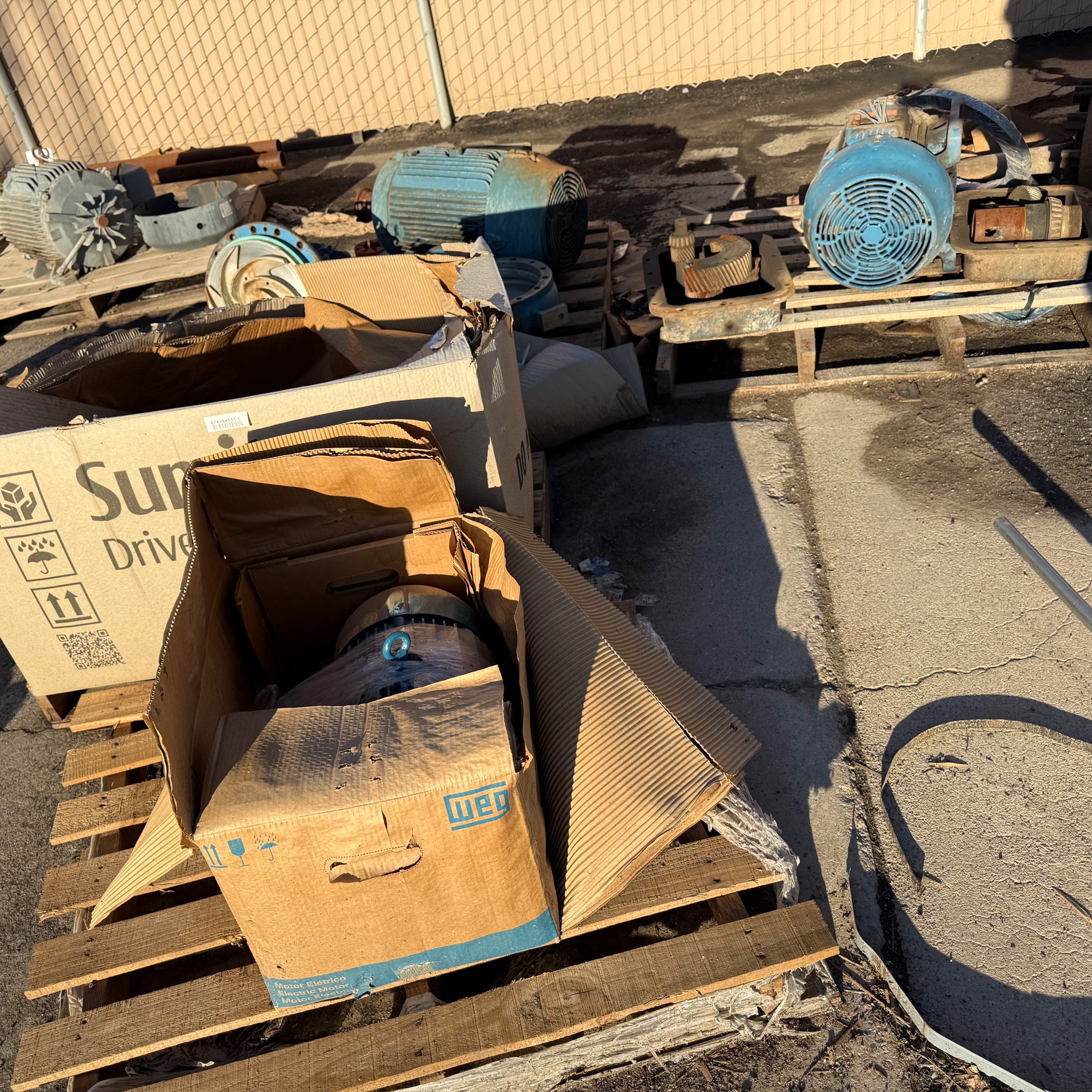 BULK QTY OF INDUSTRIAL PARTS - undefined