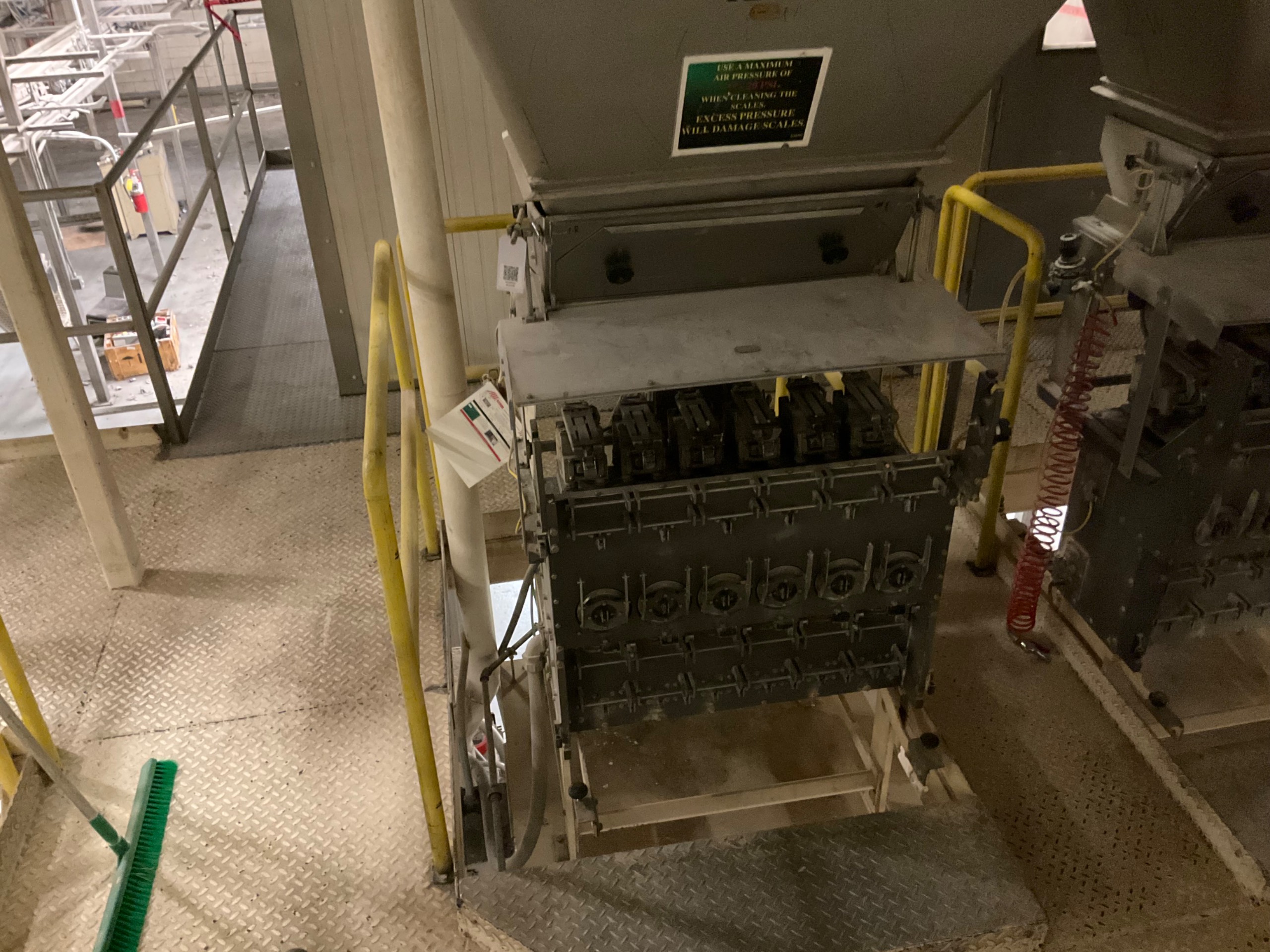 FOOD PRODUCTION LINE SCALE - undefined