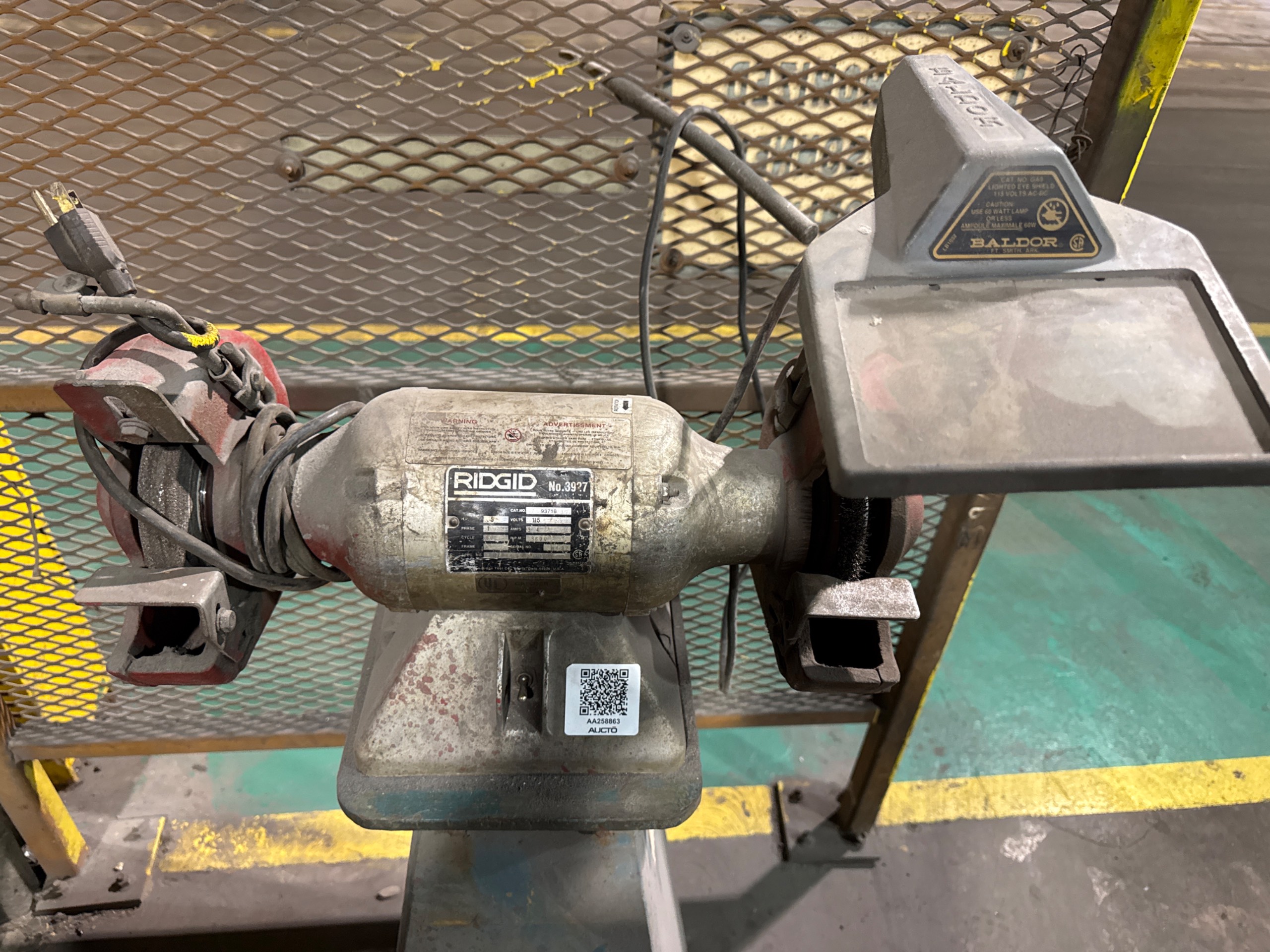 RIDGID 3927 BENCH GRINDER 5 HP, 115V, 3.4A, 3600 RPM - undefined