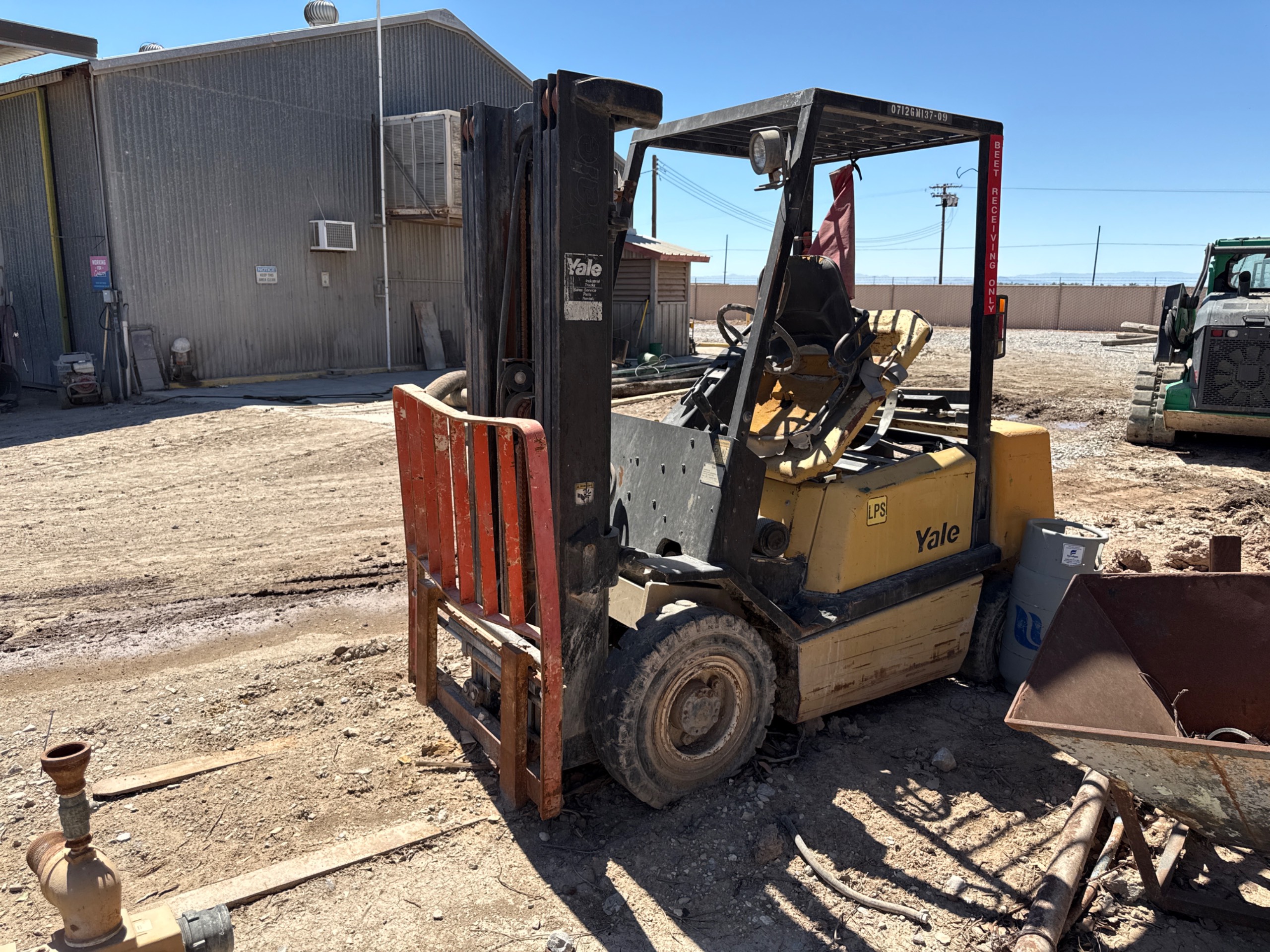 YALE SIT-DOWN FORKLIFT - undefined