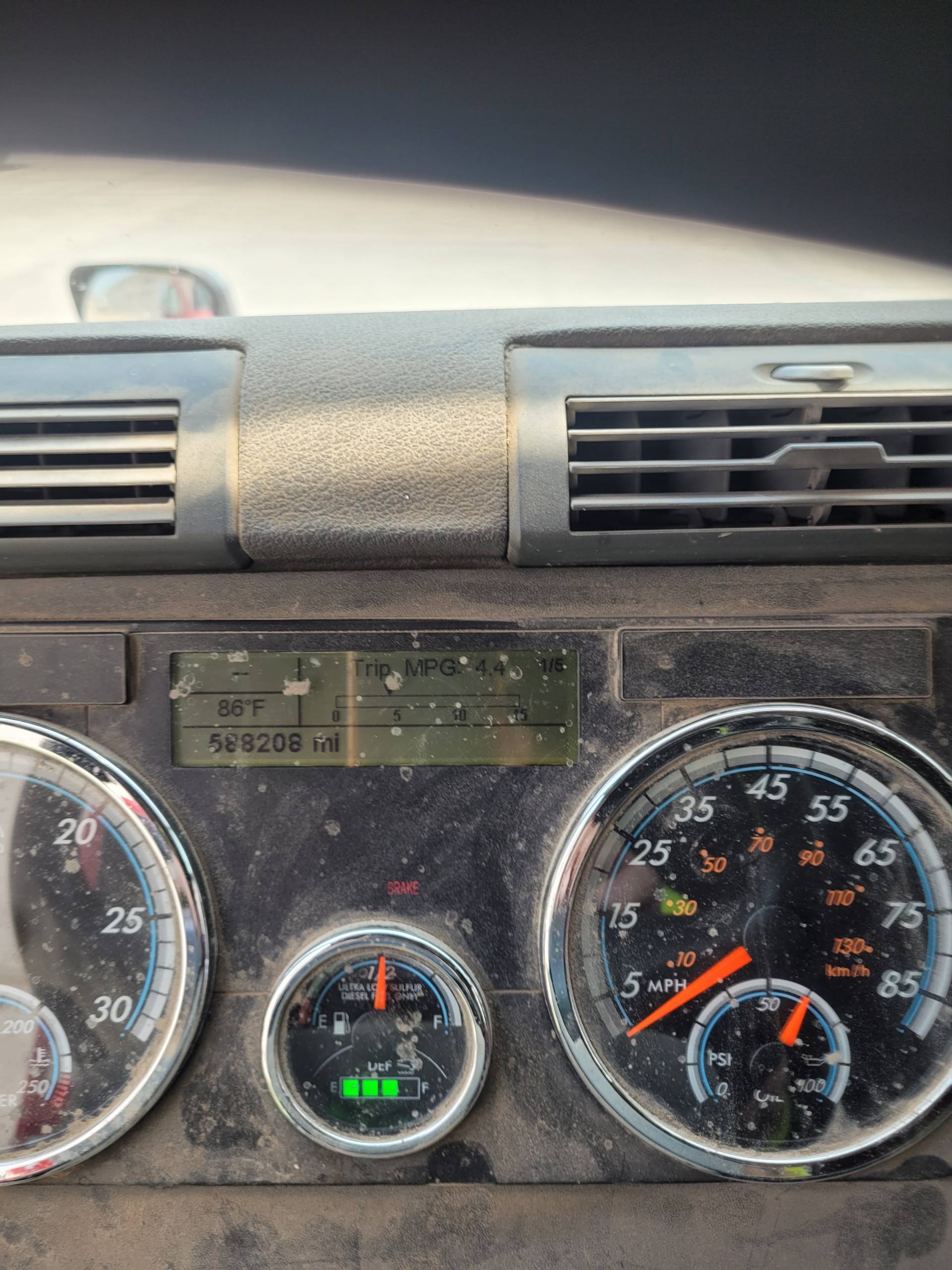 2013 FREIGHTLINER CASCADIA TRACTOR TRUCK - undefined