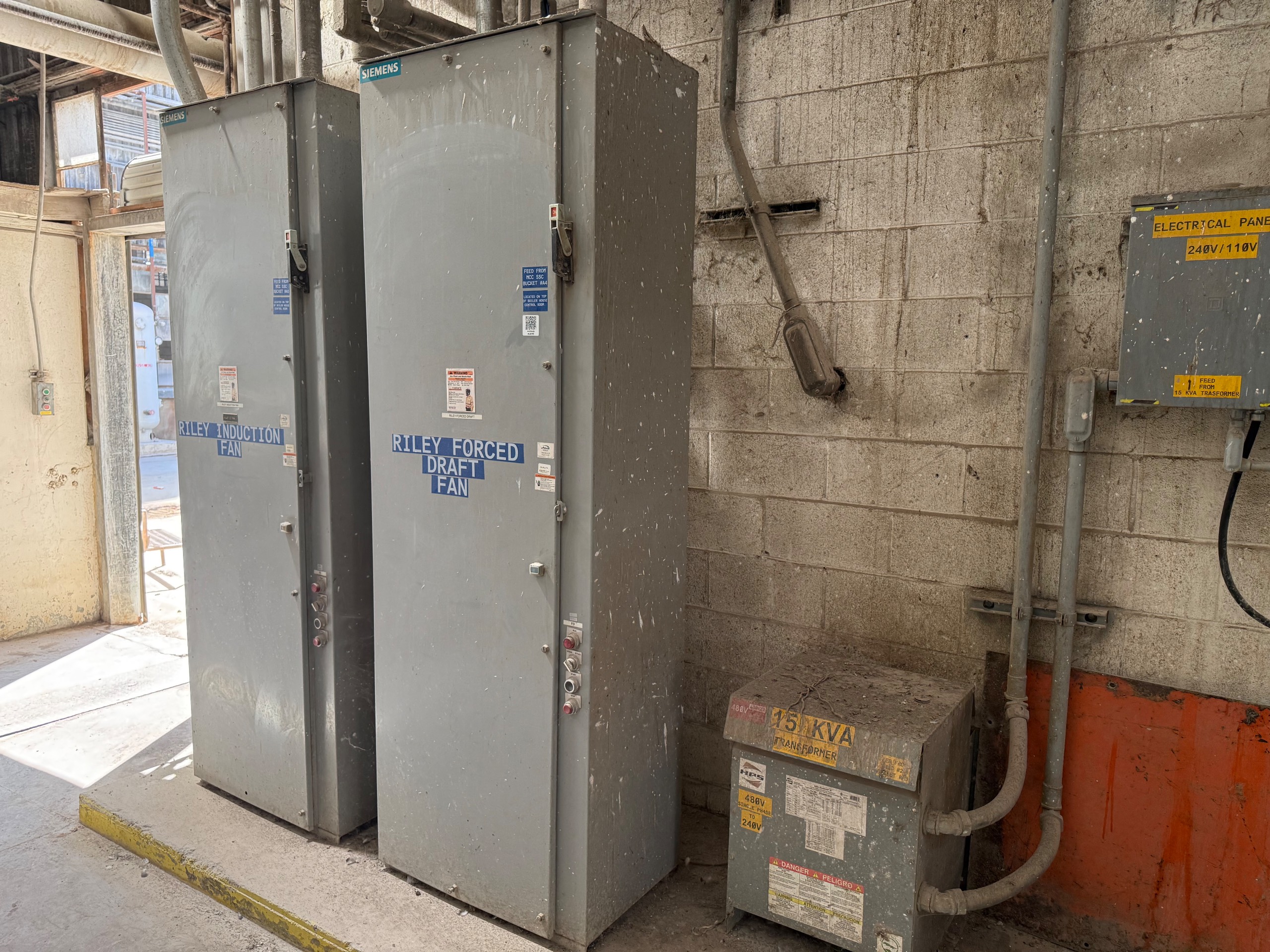 BULKY QTY 2: SIEMENS CONTROL CABINETS - undefined