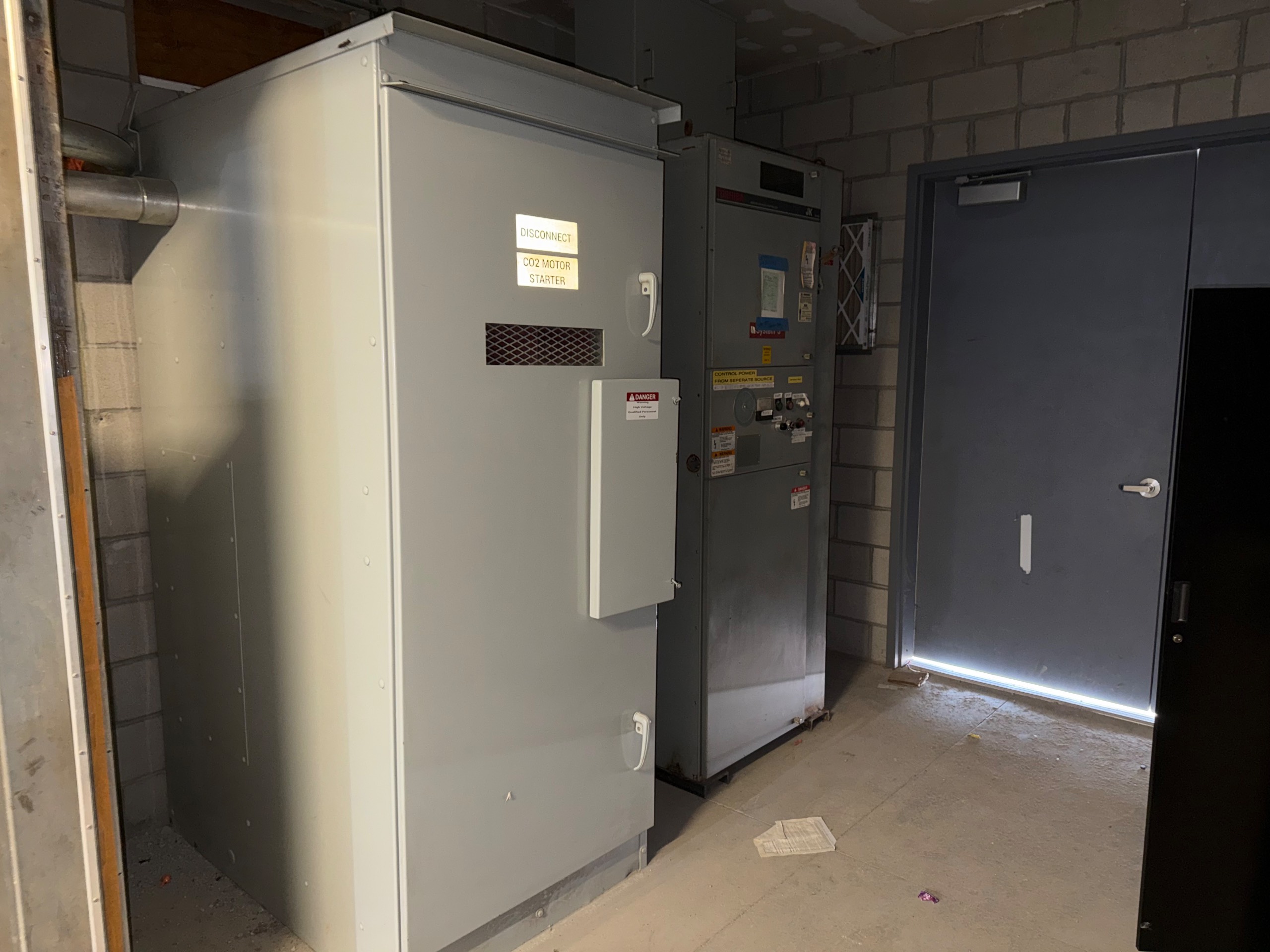 BULK QTY OF CONTENTS OF ELECTRICAL ROOM - undefined