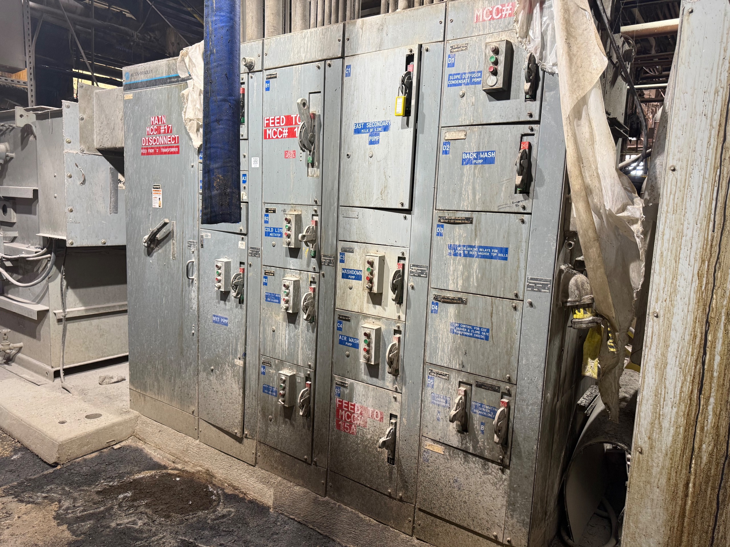 ALLEN BRADLEY CENTRLINE 2100 MOTOR CONTROL CENTER, 10 SECTIONS - undefined