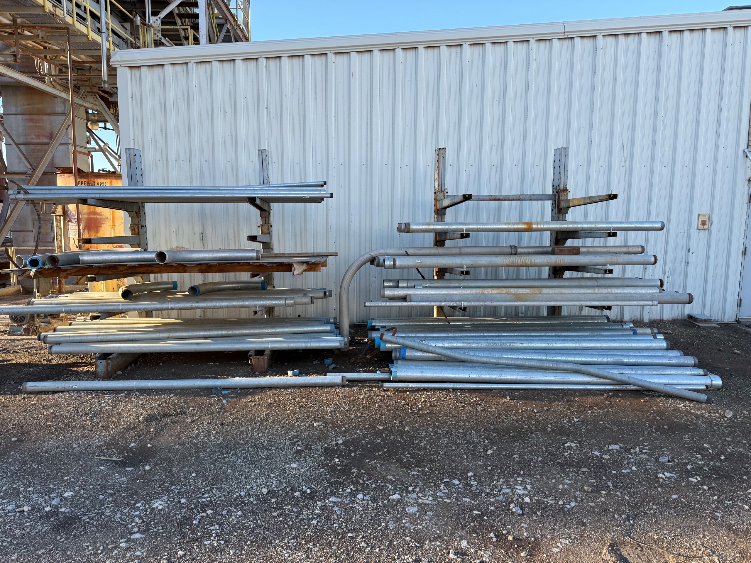 BULK QTY OF STEEL PIPES - undefined