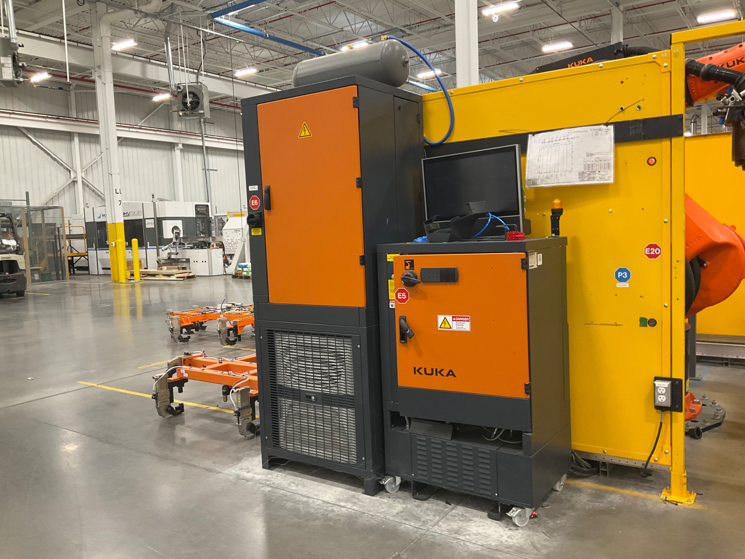 2021 KUKA KR 500 R2830 ROBOT & CONTROLLER ASSEMBLY - undefined