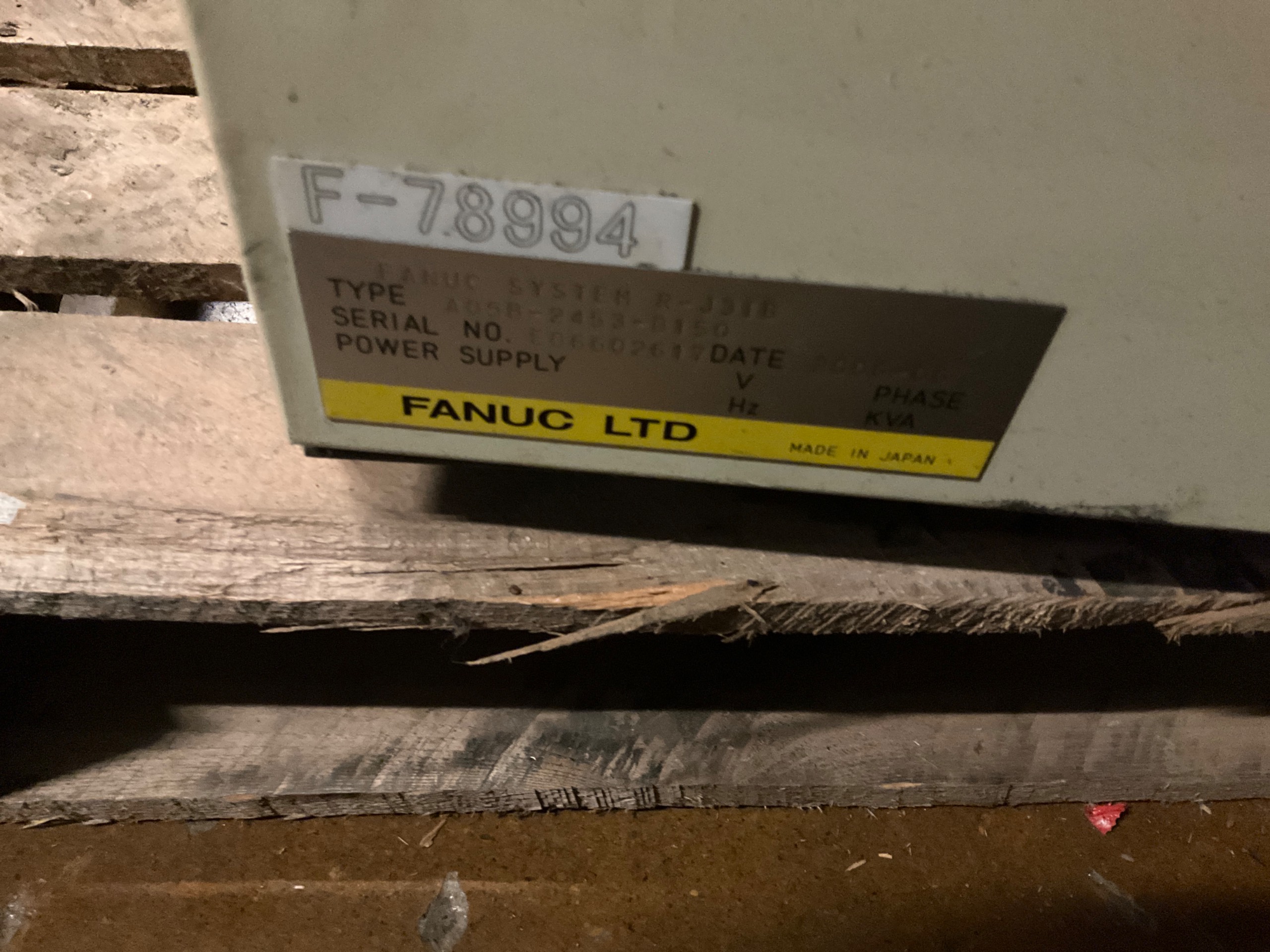 2006 FANUC R-J3IB ROBOT CONTROLLER - undefined