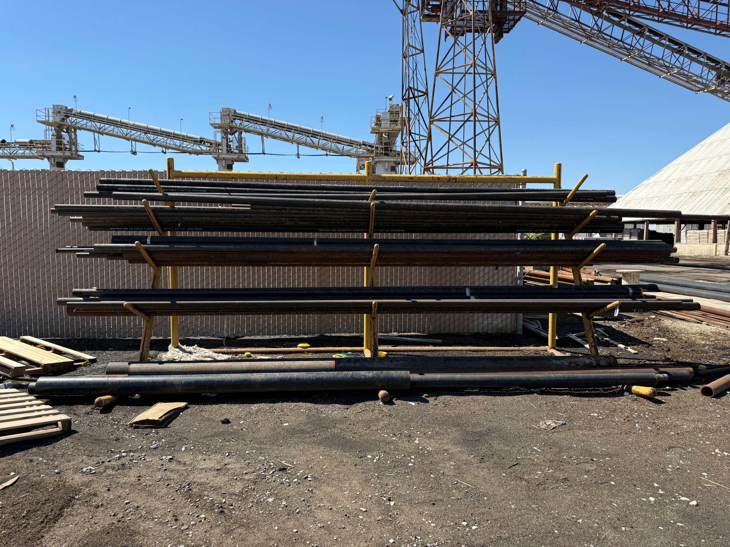 BULK QTY OF STEEL PIPES - undefined