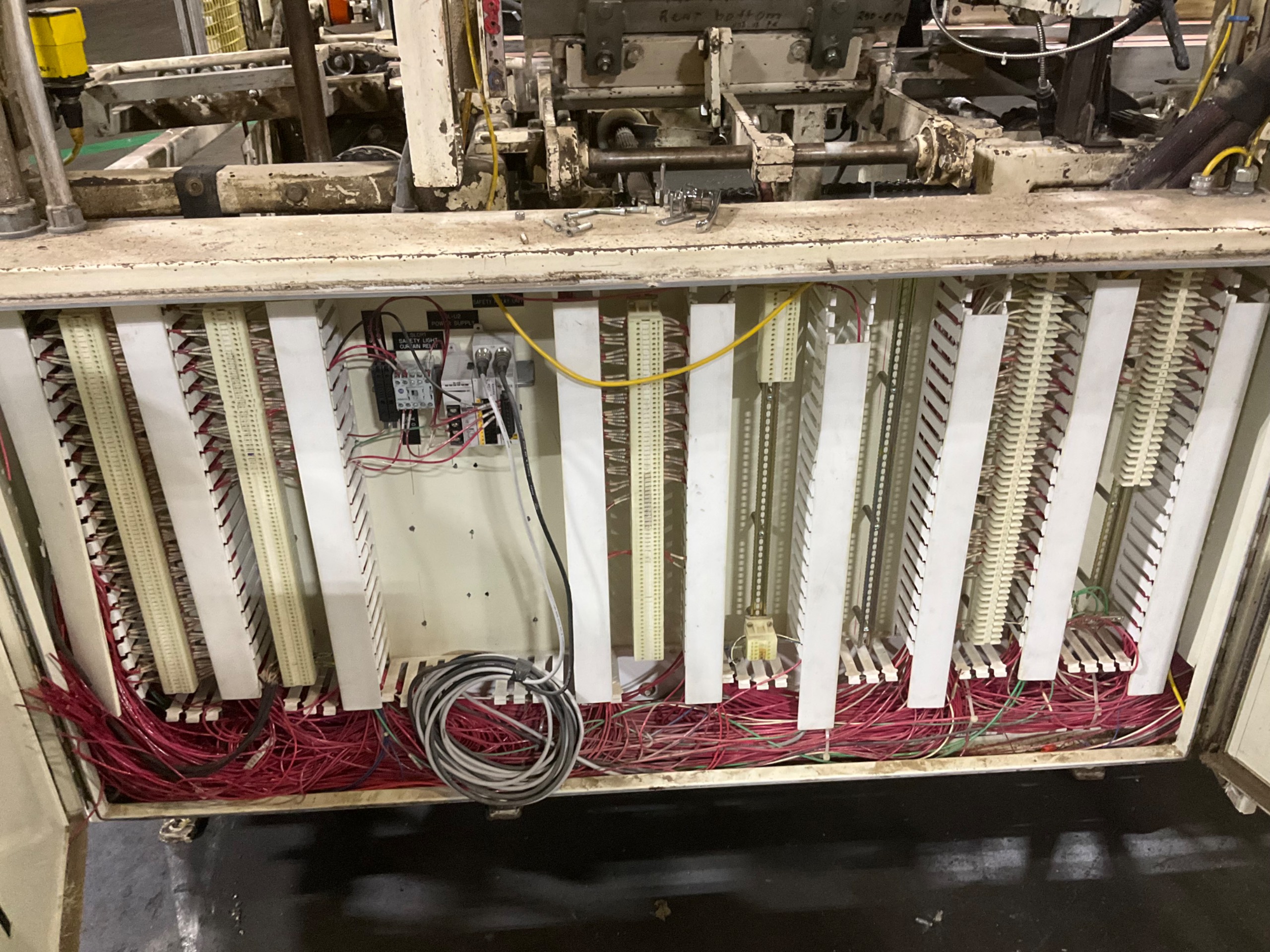 CASE FORMER MACHINE - undefined