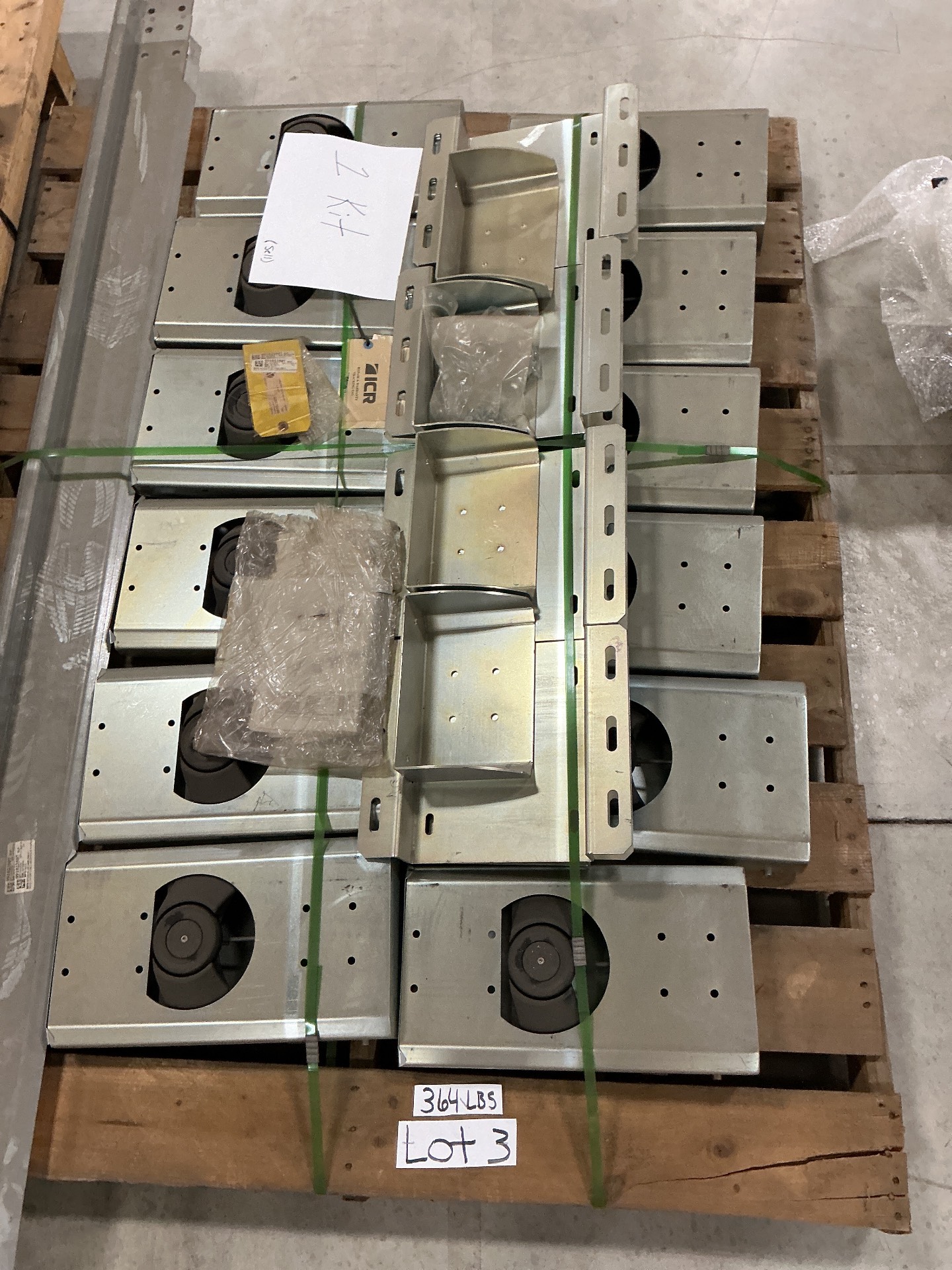 BULK QTY OF INDUSTRIAL PARTS AND PNEUMATIC COMPONENTS - undefined