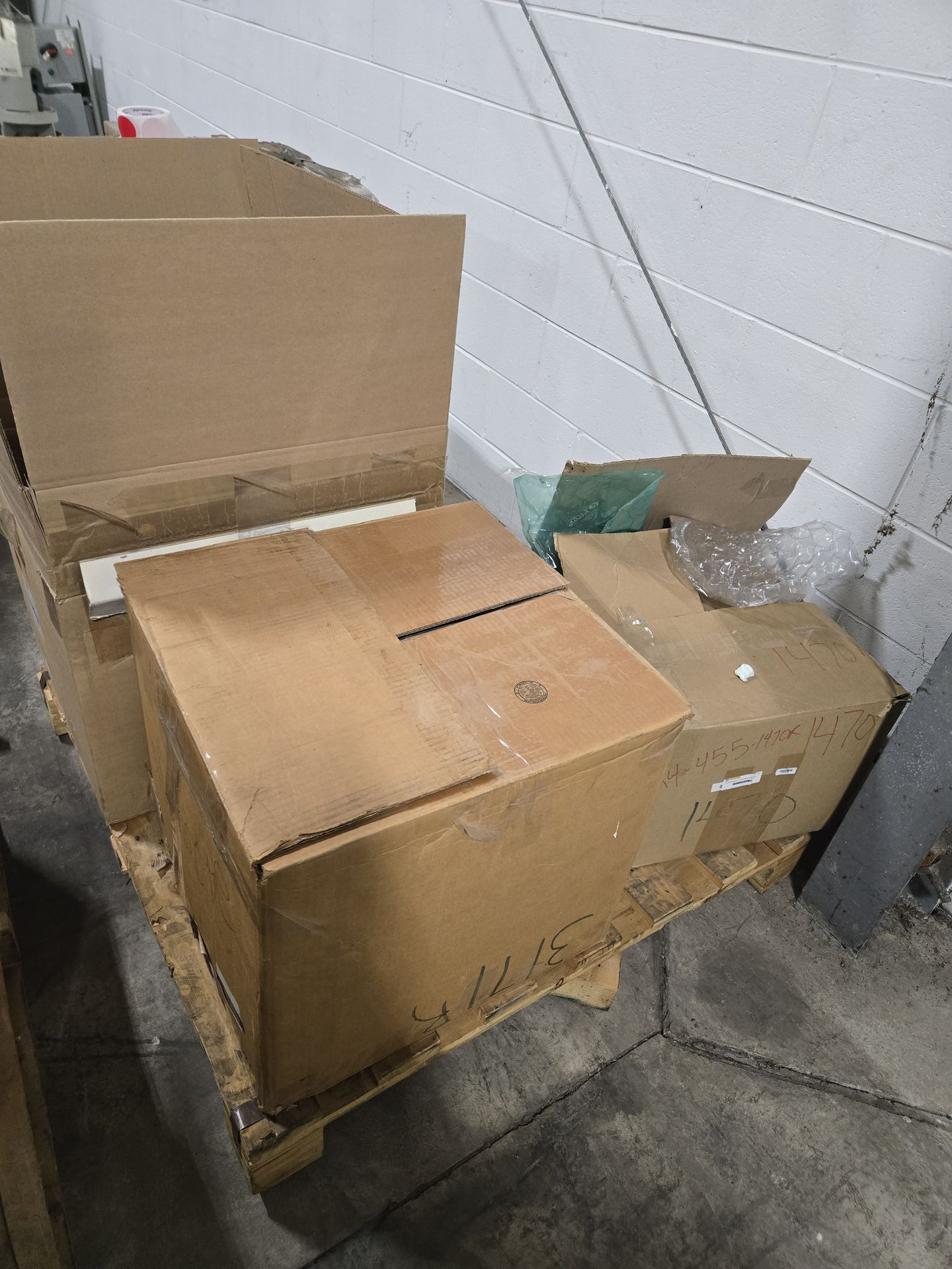 BULK QTY OF ELECTRICAL COMPONENTS - undefined