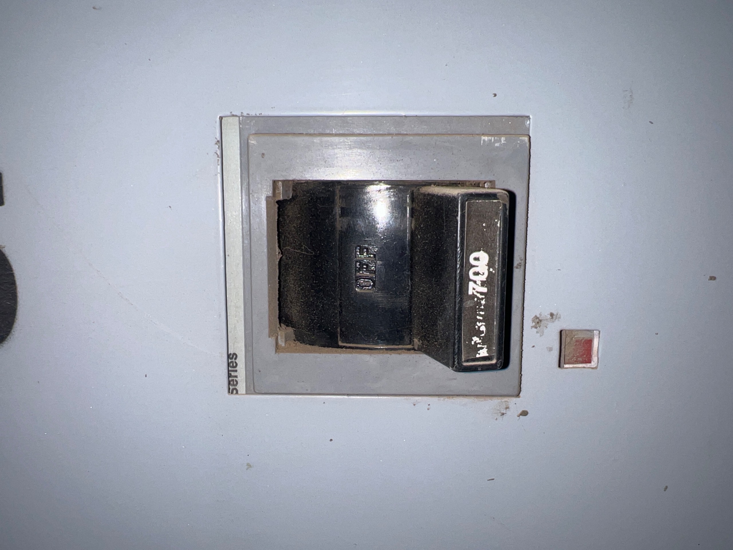 QTY 3: SIEMENS SENTRON SWITCHBOARD - undefined