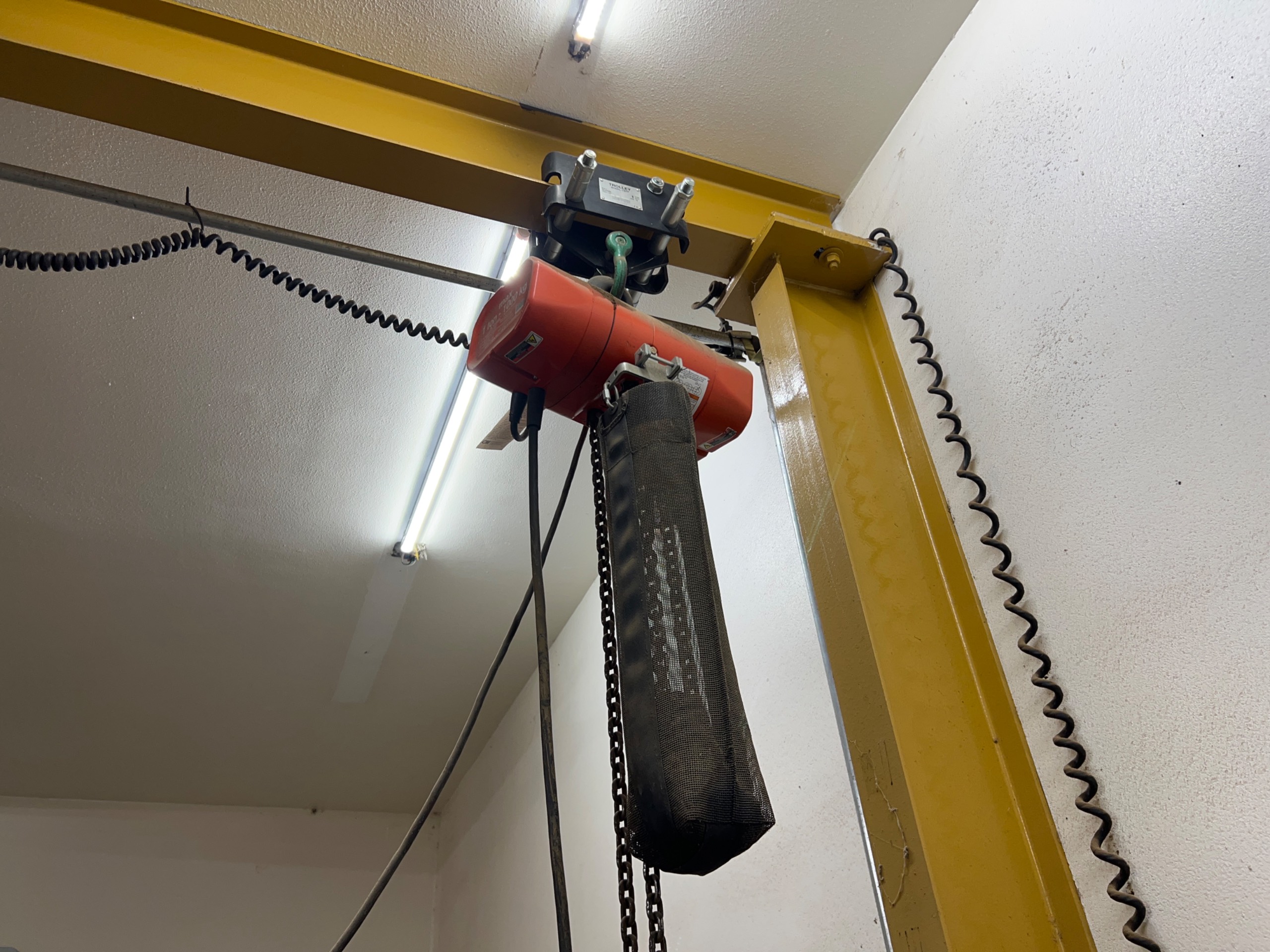 CM 1 TON ELECTRIC HOIST - undefined