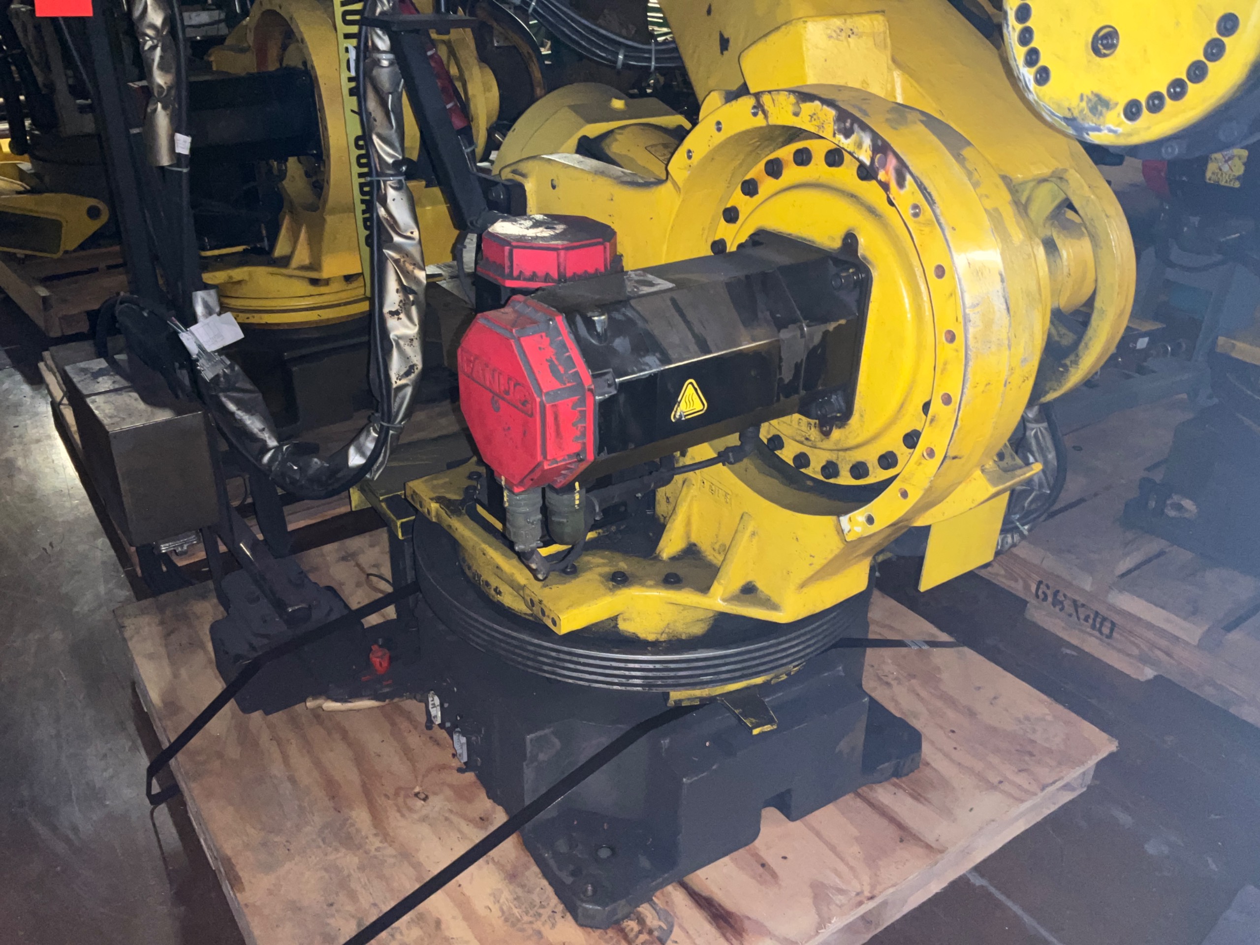 2000 FANUC S-430I W ARTICULATED ROBOT - undefined