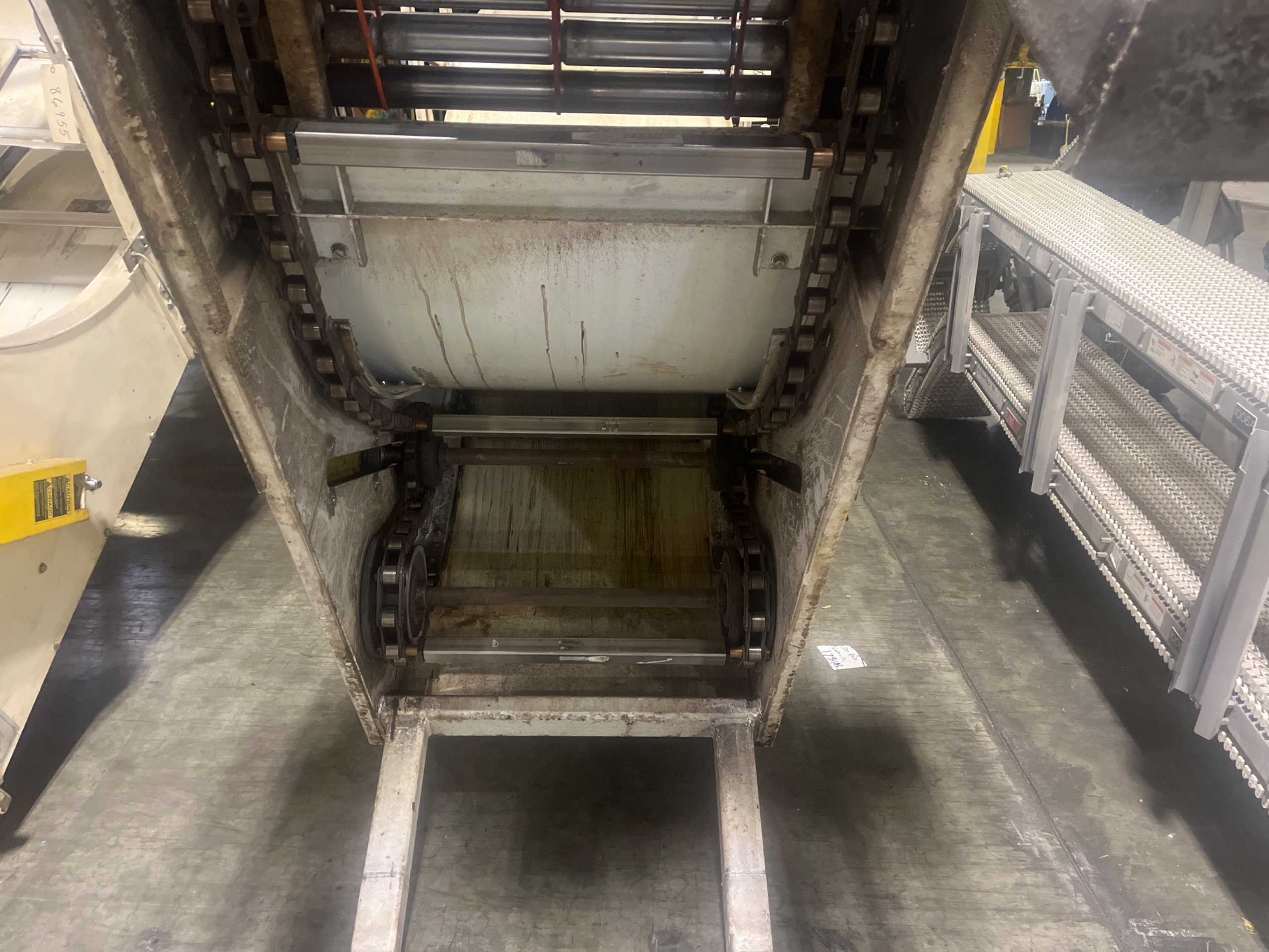 ROE CASE LIFT ELEVATOR - undefined