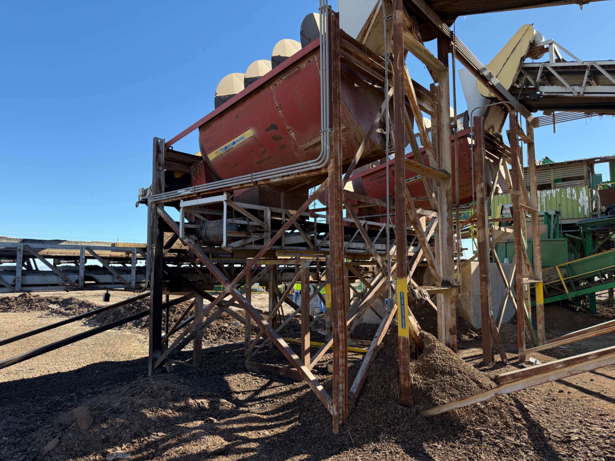 ROTATING SOIL SCREEN - undefined
