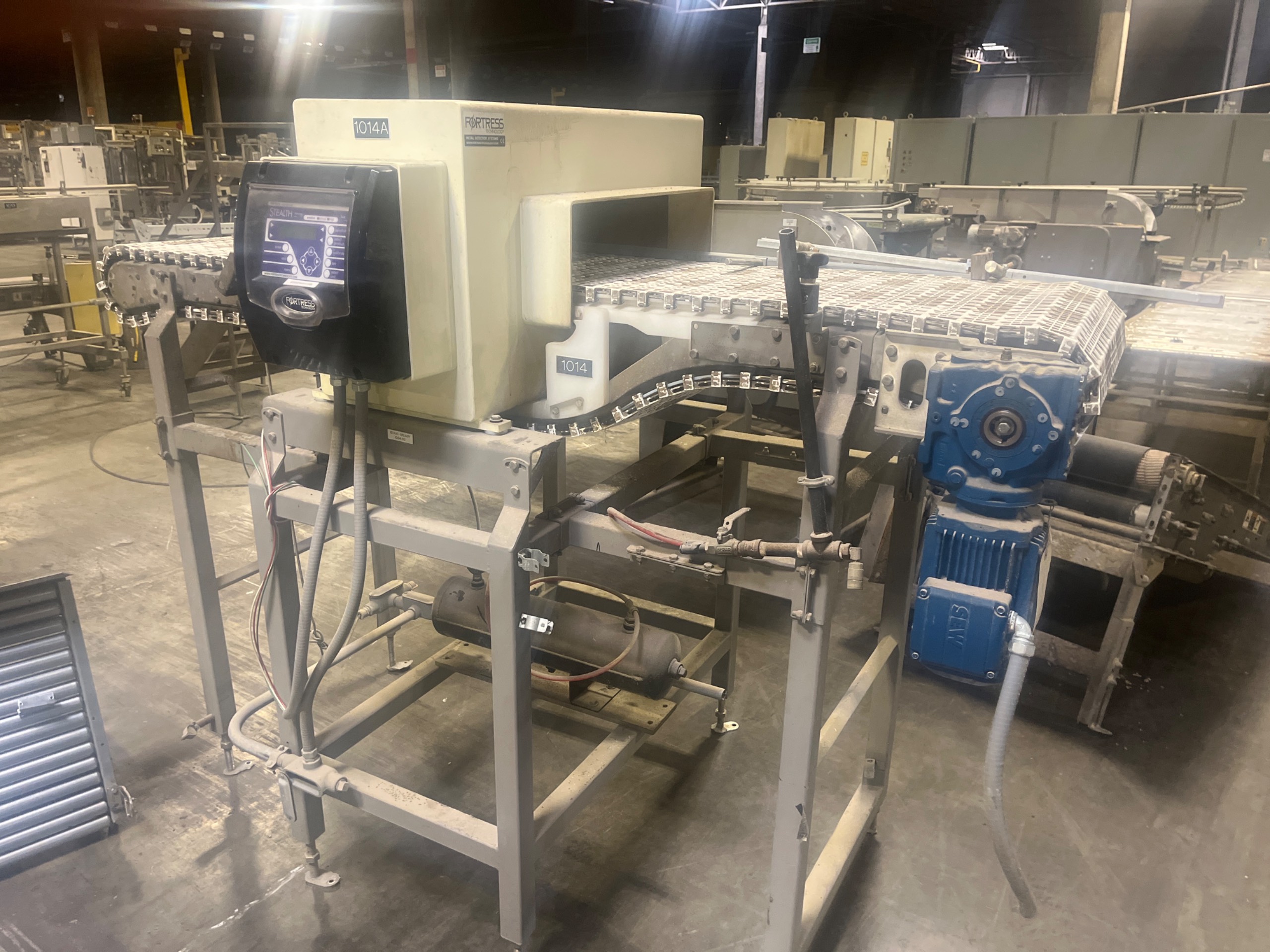 FORTRESS STEALTH CONVEYOR METAL DETECTOR - undefined