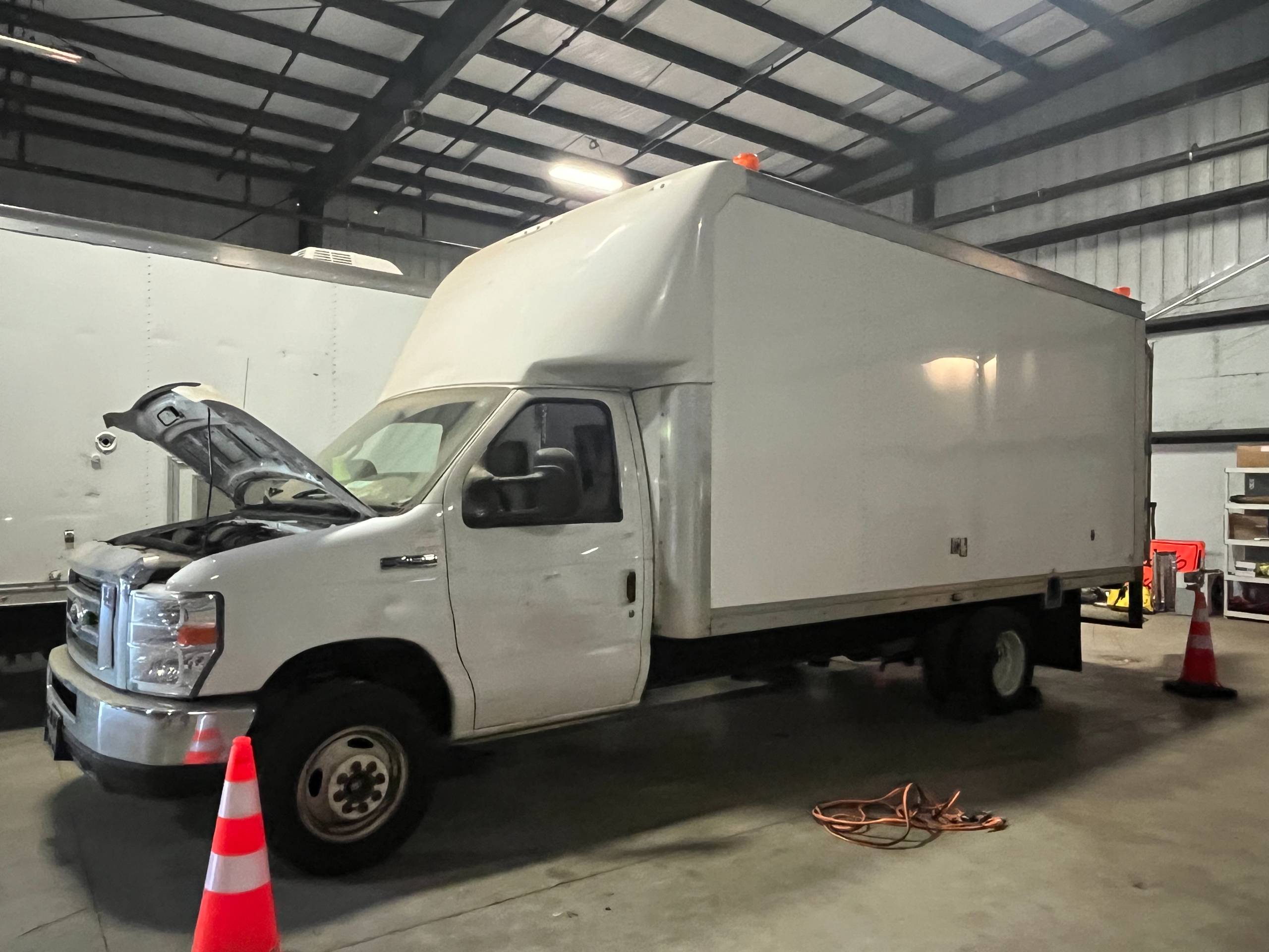 2016 FORD ECONOLINE E-450 BOX TRUCK - undefined