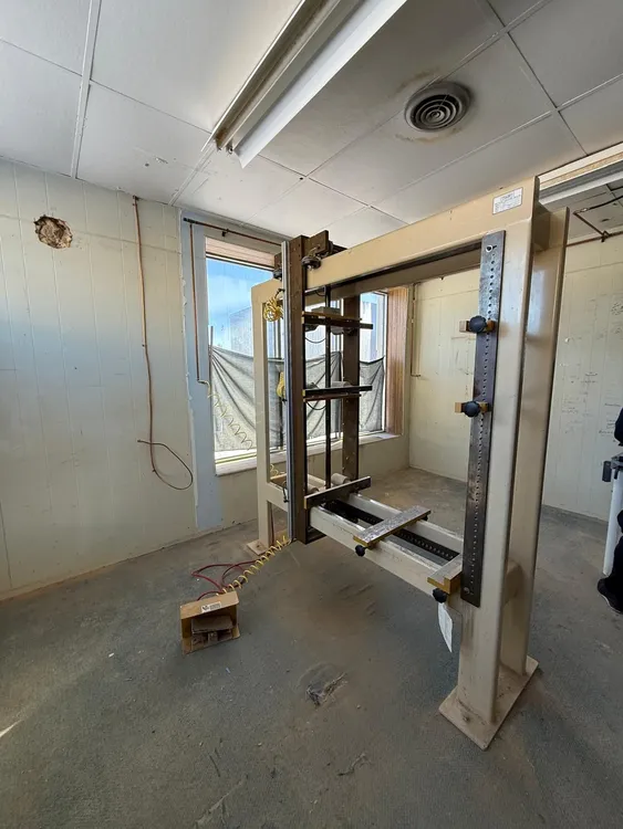 2002 RITTER R515 MACHINE, PNEUMATIC, 60" TRACK, 53" MAX HT, 30"X15" TABLE, 2540LBS - undefined