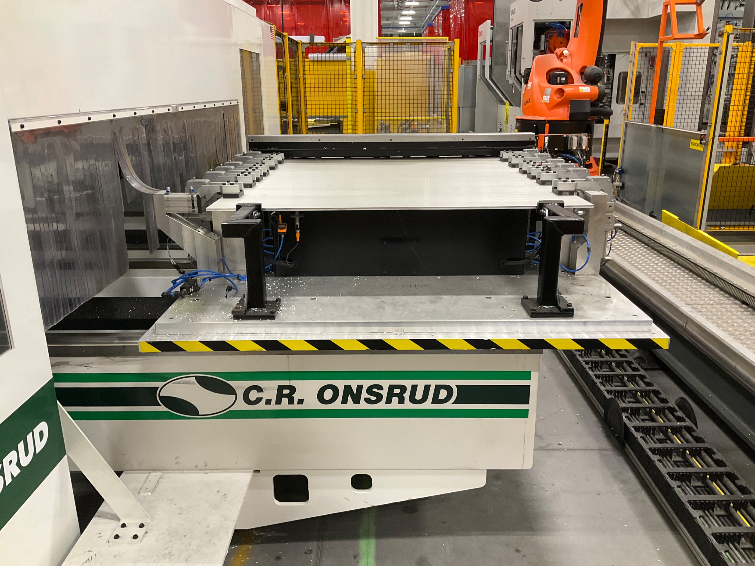 2022 C.R ONSRUD 98E18 CNC ROUTER - undefined