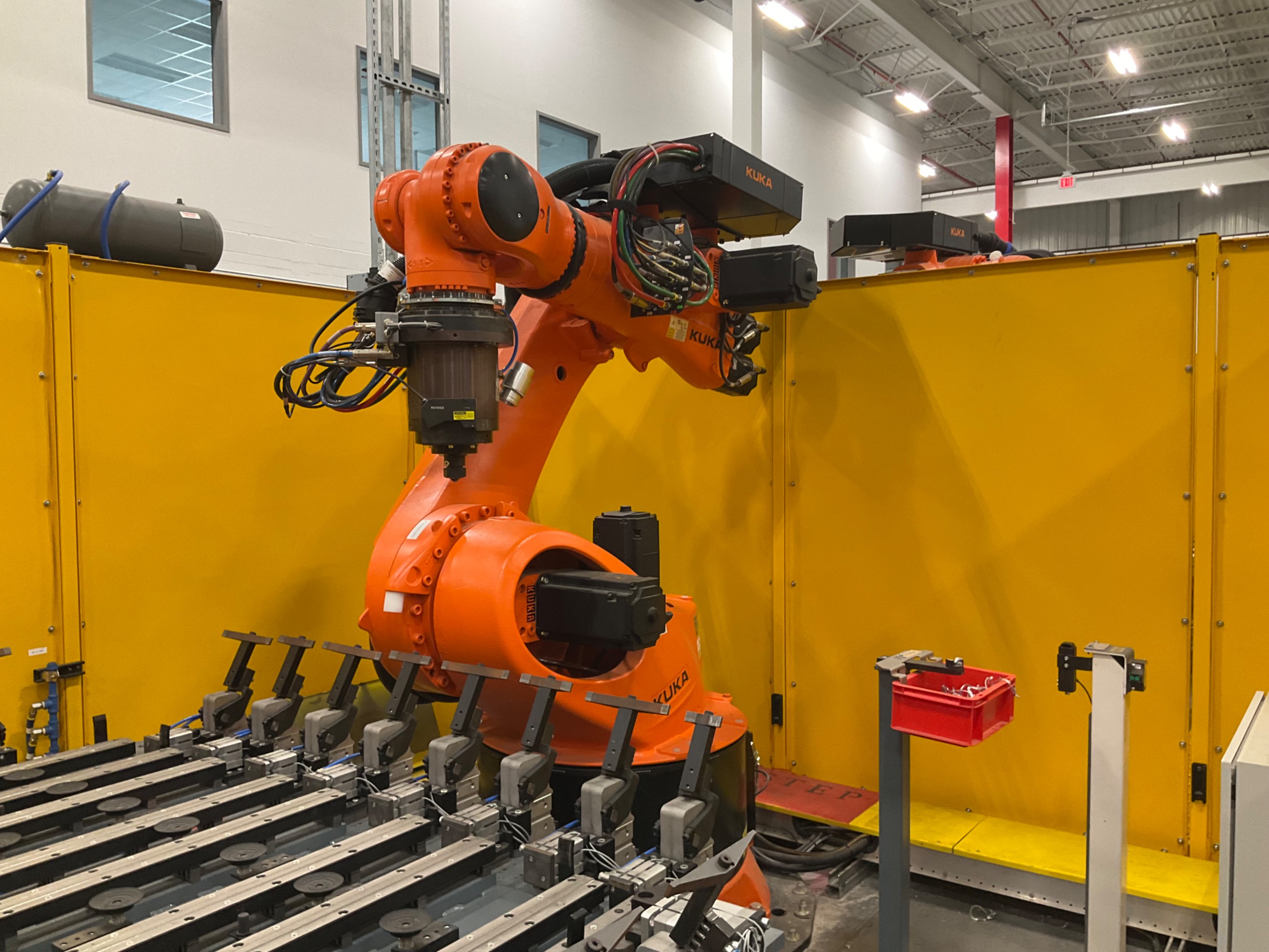 2021 KUKA KR 500 R2830 ROBOT & CONTROLLER ASSEMBLY - undefined