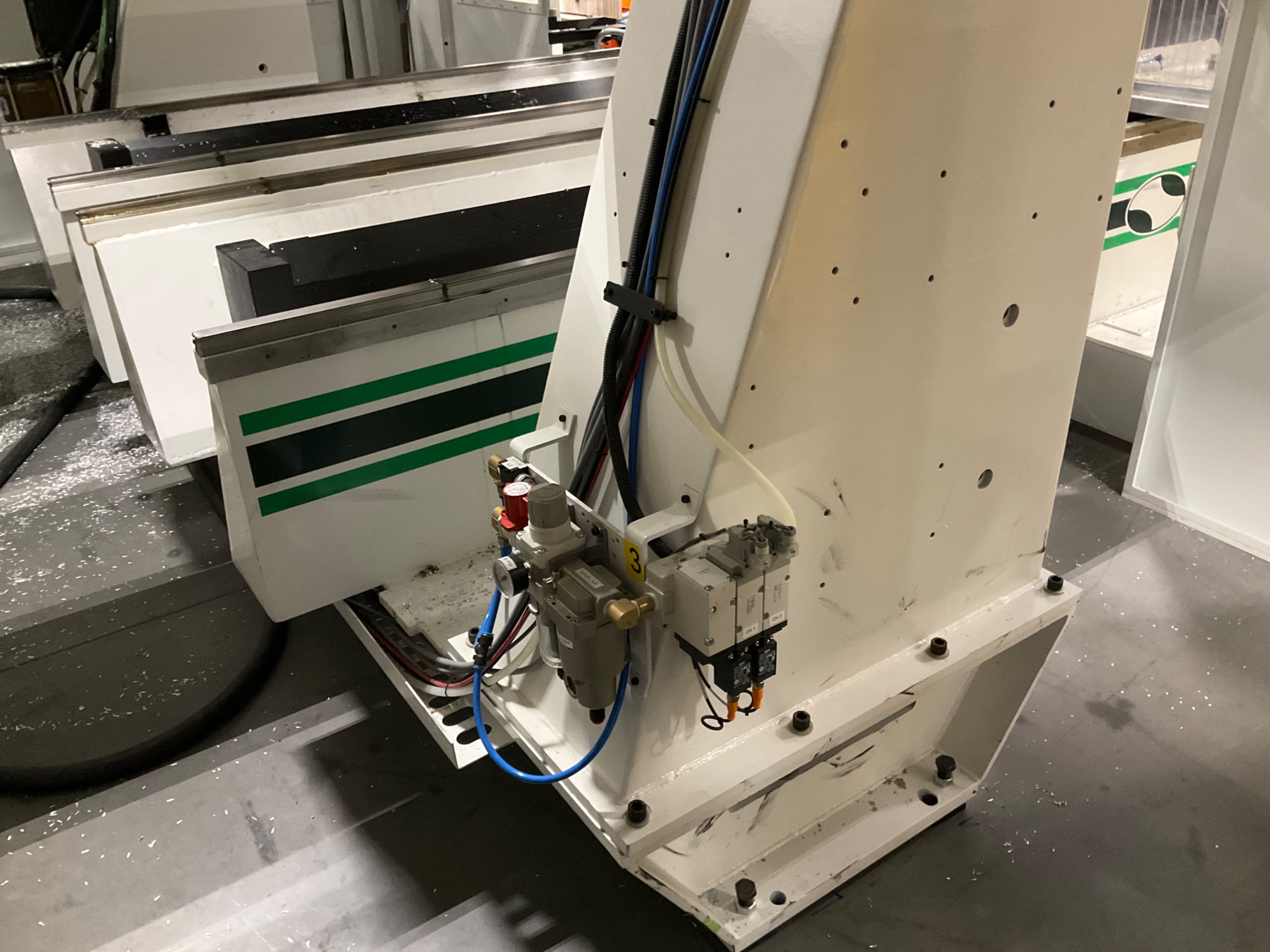 2022 C.R ONSRUD 98E18 CNC ROUTER - undefined