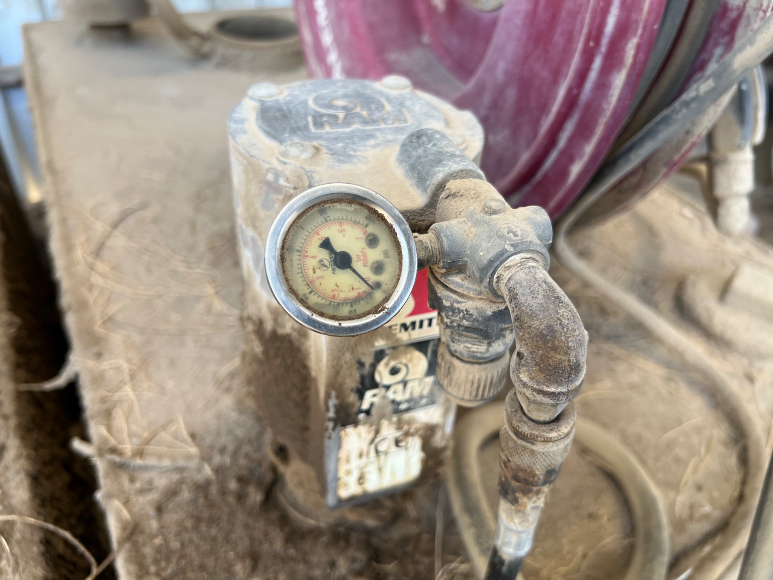 QTY 3: ALEMITE OIL RAM PUMP TANK - undefined