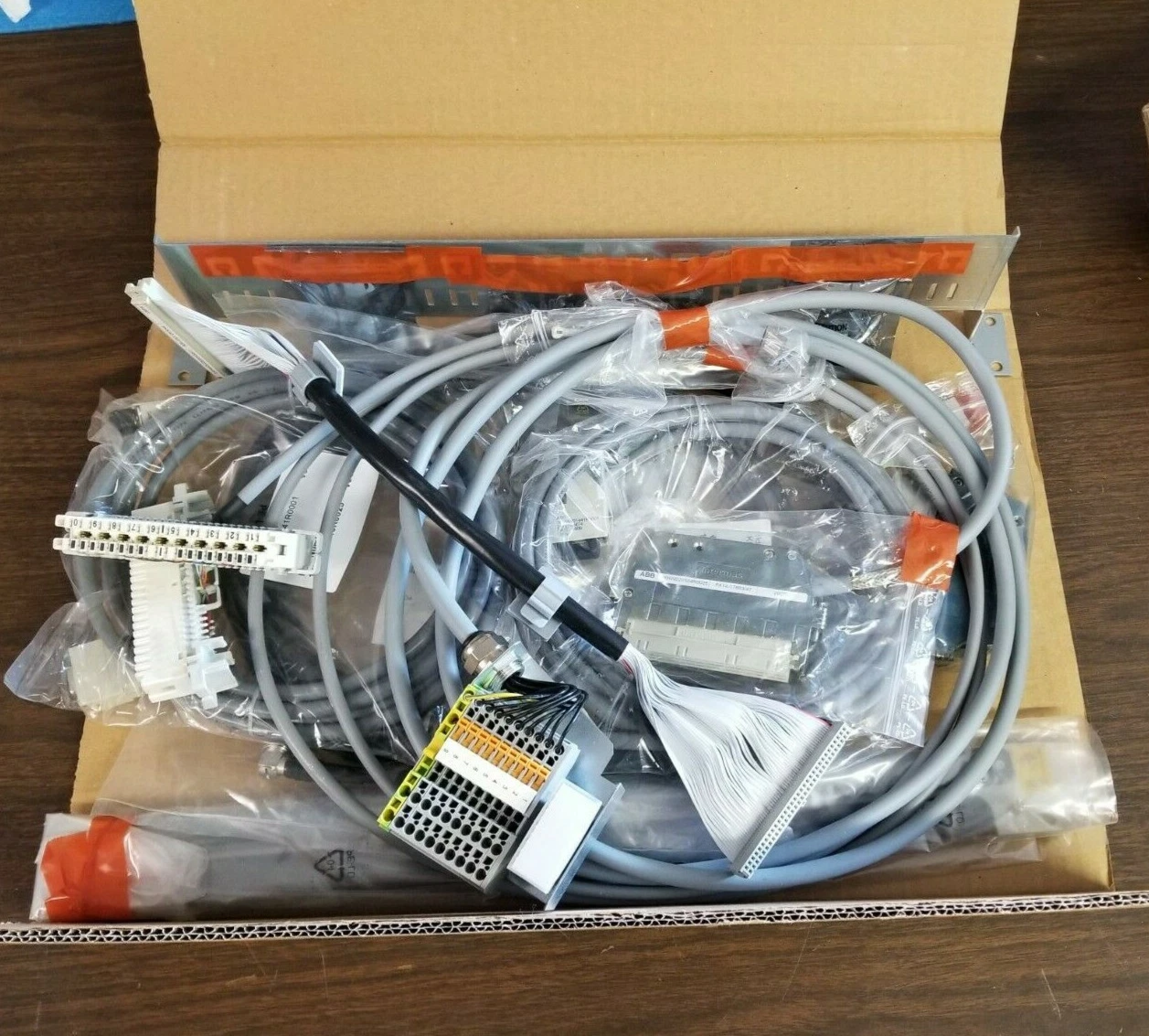 ABB ETL600-100-2 UNIVERSAL DIGITAL POWER LINE CARRIER - undefined