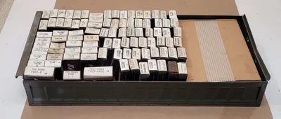 SUNNEN STONES & SHOES SET OF 91 WITH GREEN DRAWER - VARIOUS STONE AND SHOE SIZES - undefined