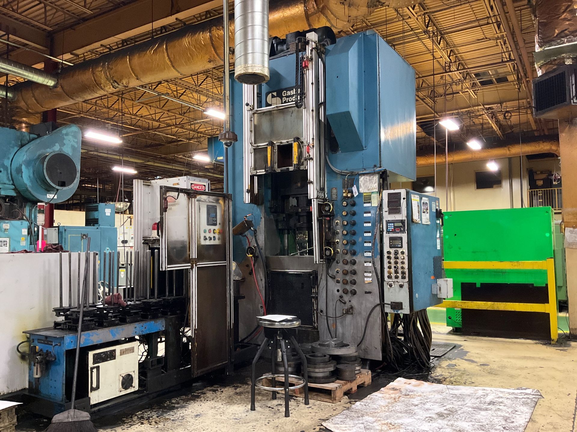 BULK LOT OF MACHINERY - undefined